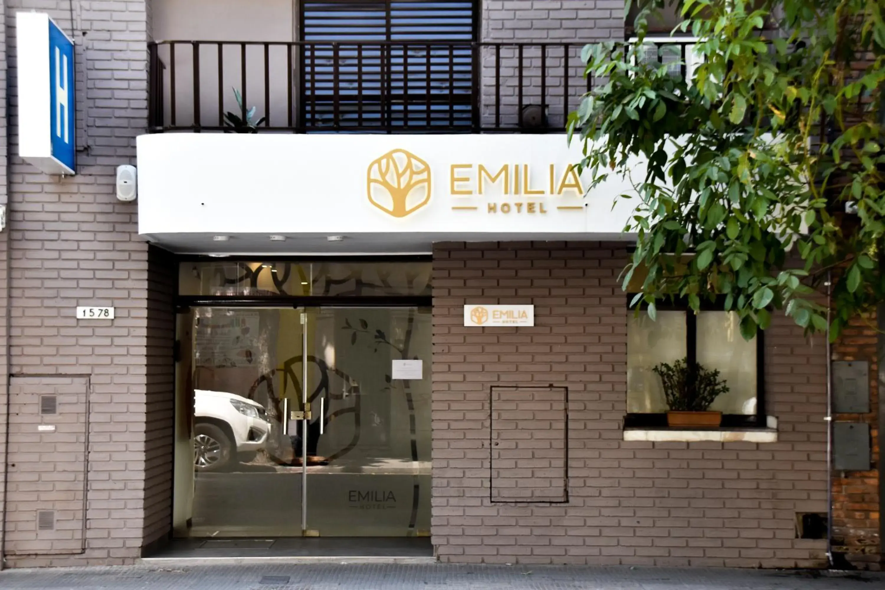EMILIA HOTEL EMILIA HOTEL