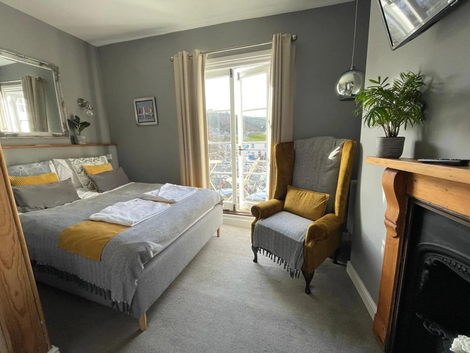 Bed in Millpool House