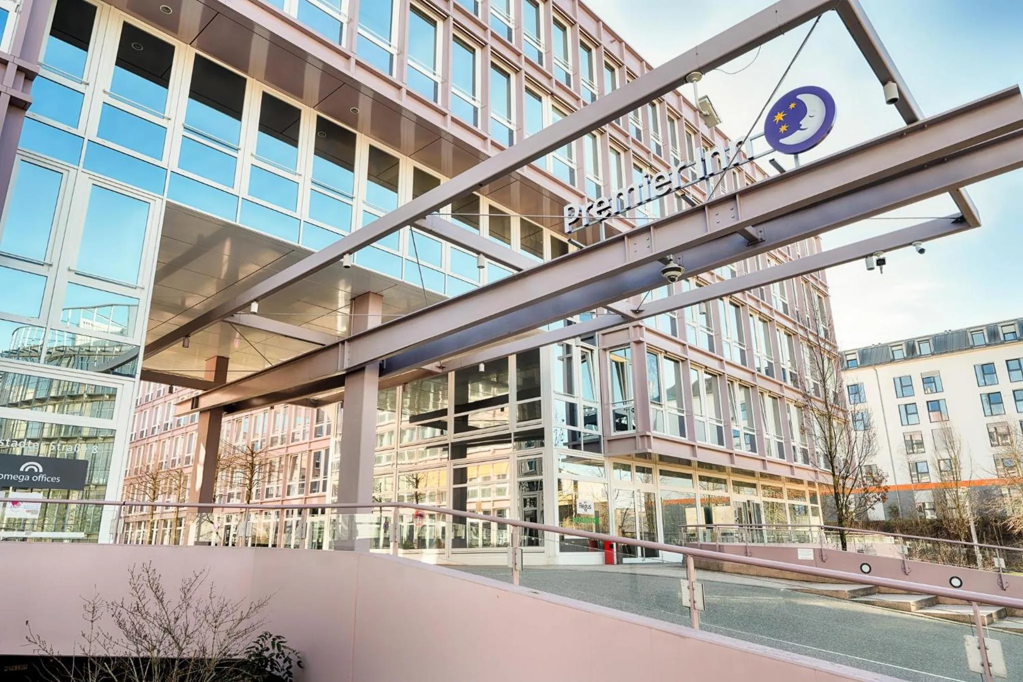 Property building in Premier Inn München City Ost