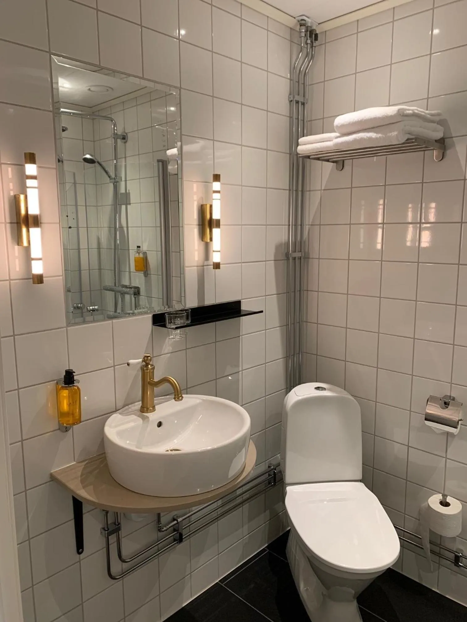 Shower in Nybro Stora Hotellet