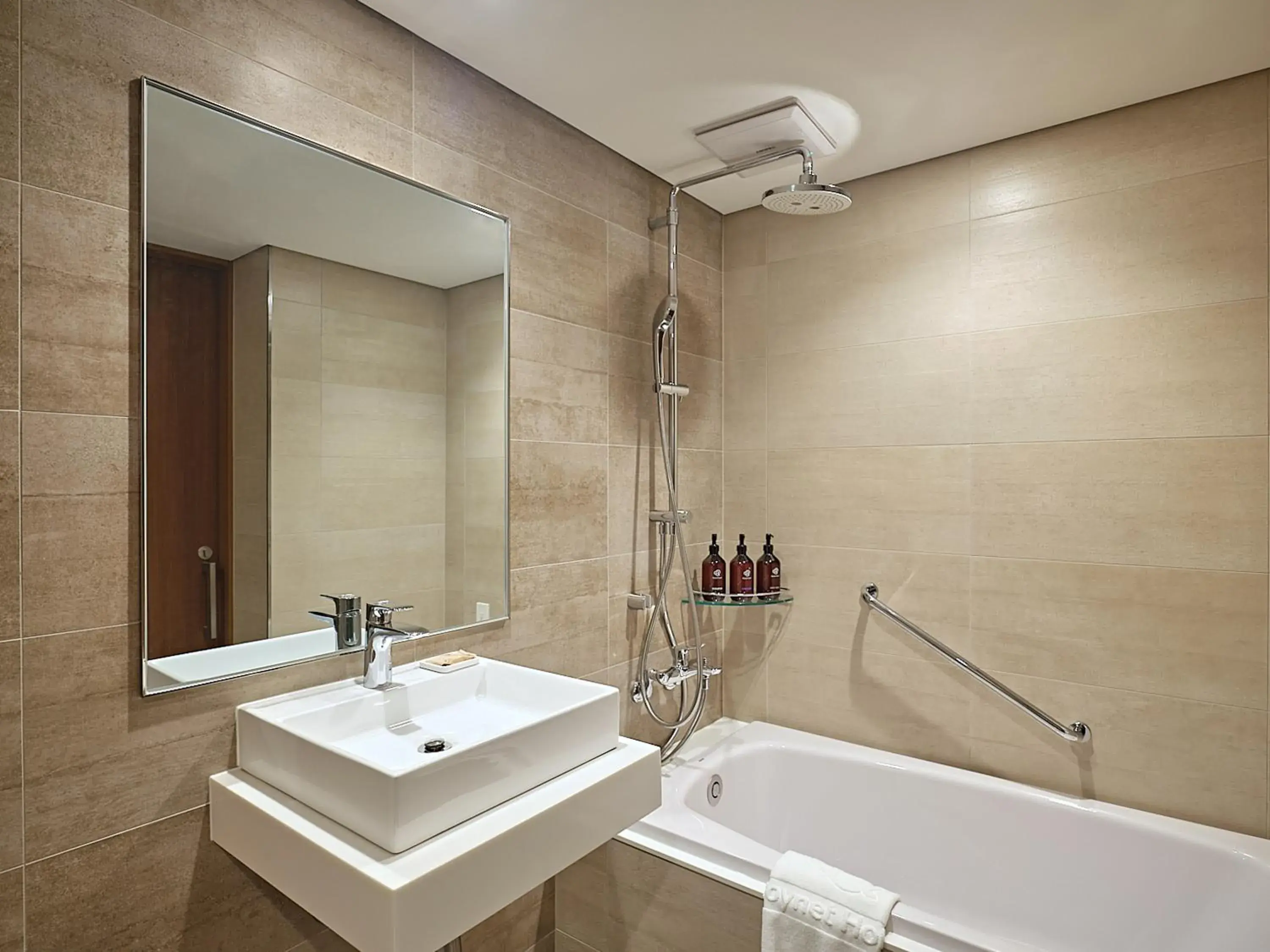 Double Room - Disability Access in Roynet Hotel Seoul Mapo Double Room - Disability Access in Roynet Hotel Seoul Mapo