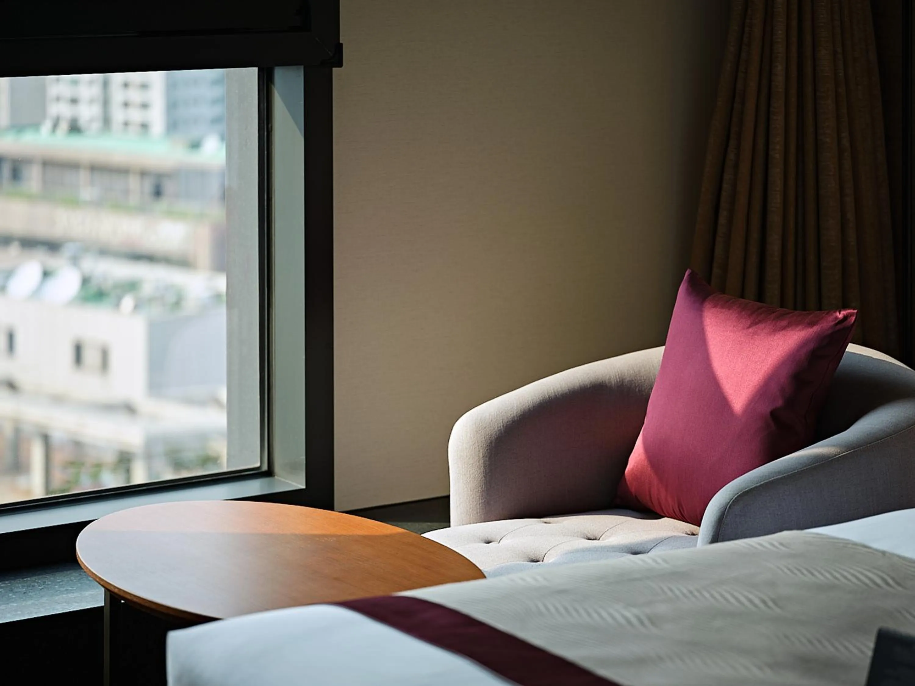 Seating area, Bed in Roynet Hotel Seoul Mapo