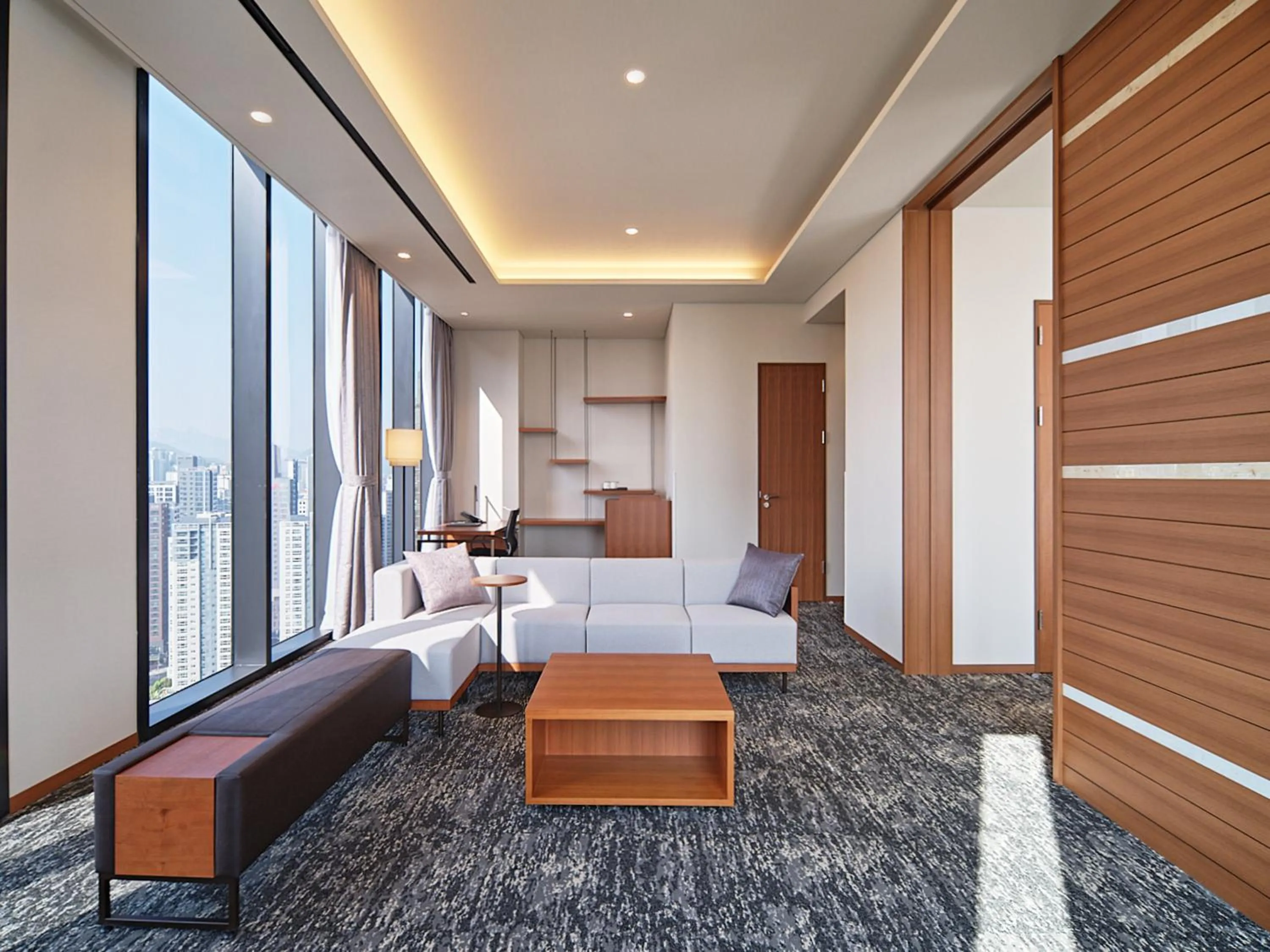 Bed in Roynet Hotel Seoul Mapo