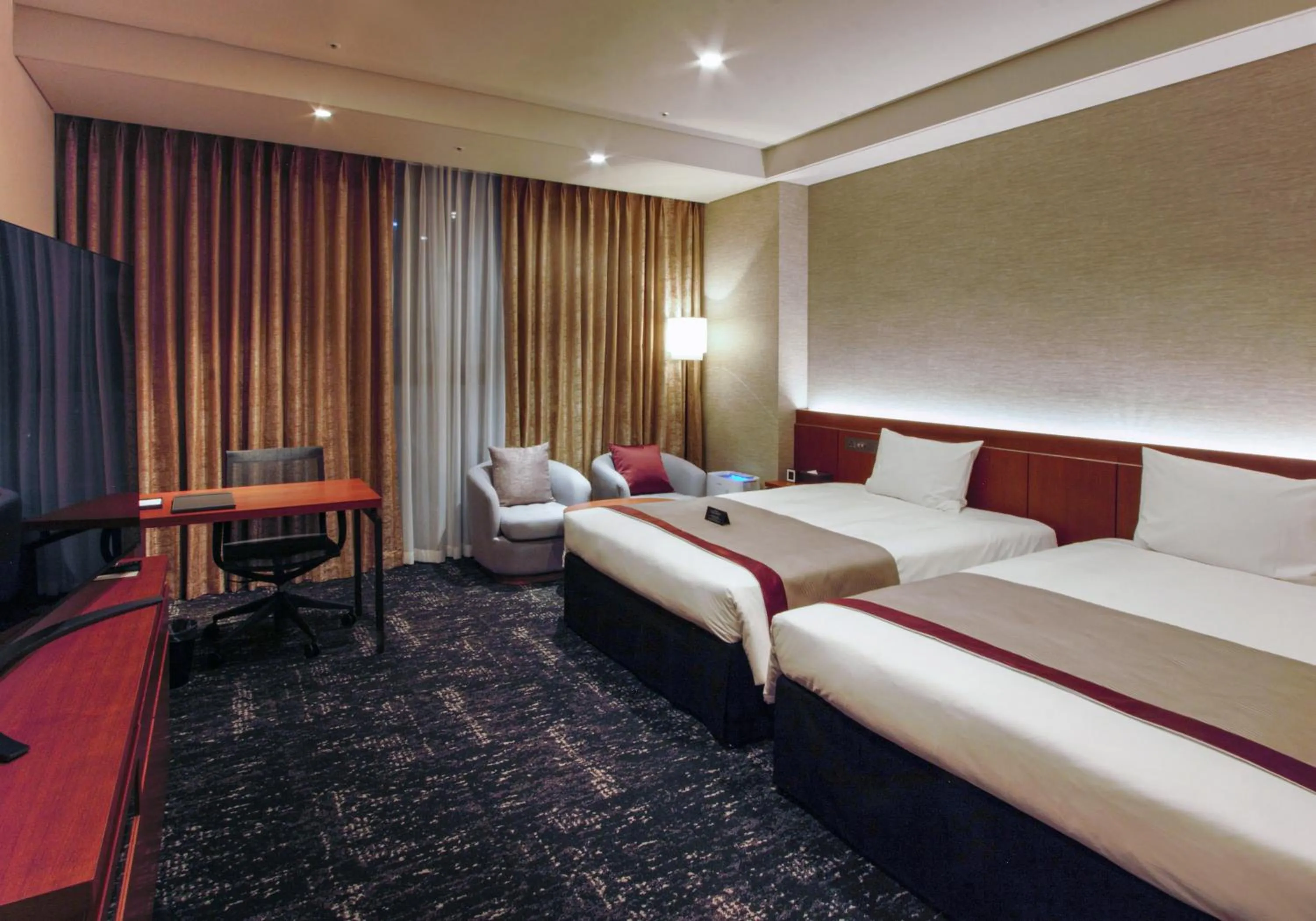 Bed in Roynet Hotel Seoul Mapo