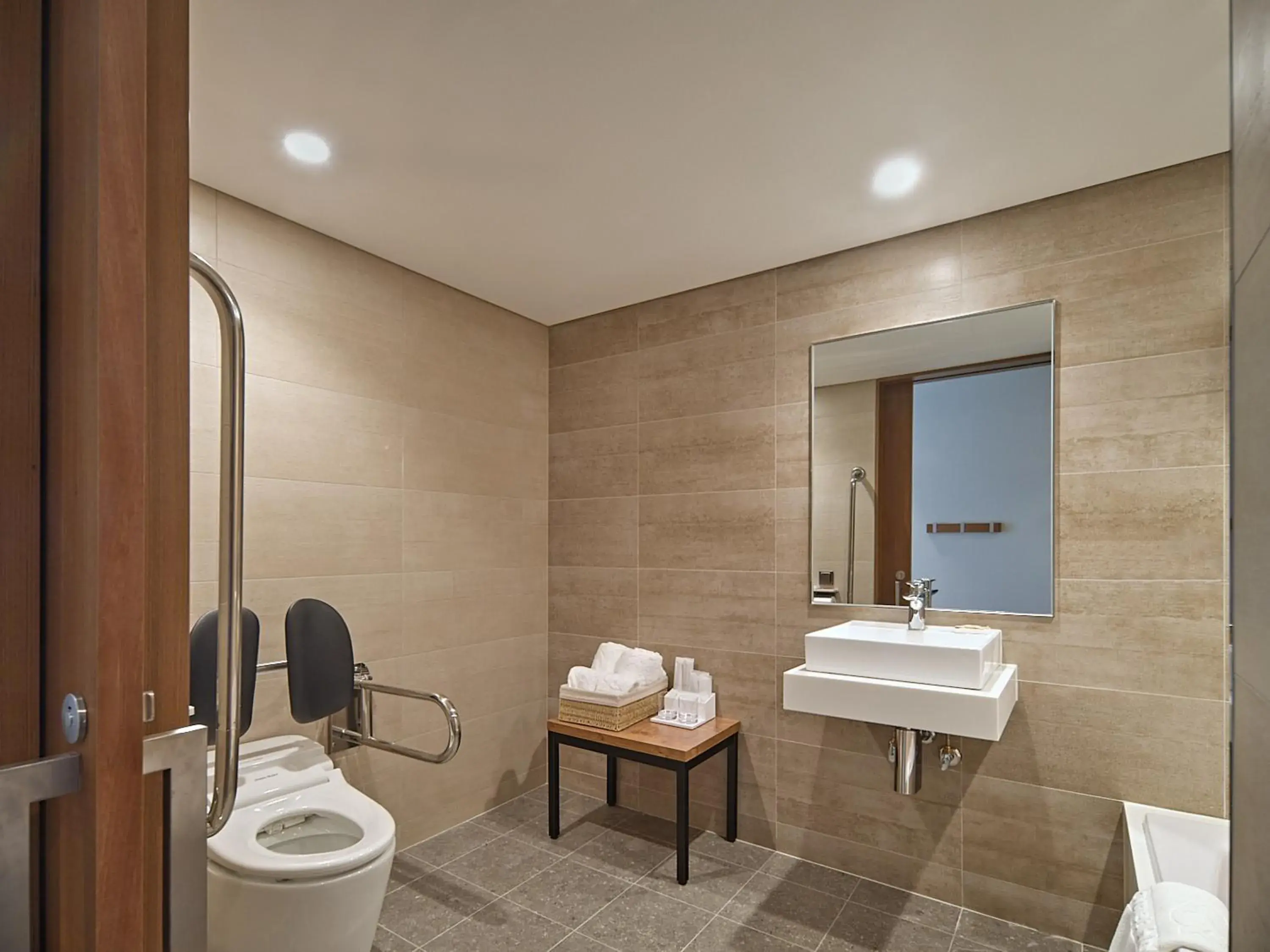 Bathroom in Roynet Hotel Seoul Mapo Bathroom in Roynet Hotel Seoul Mapo