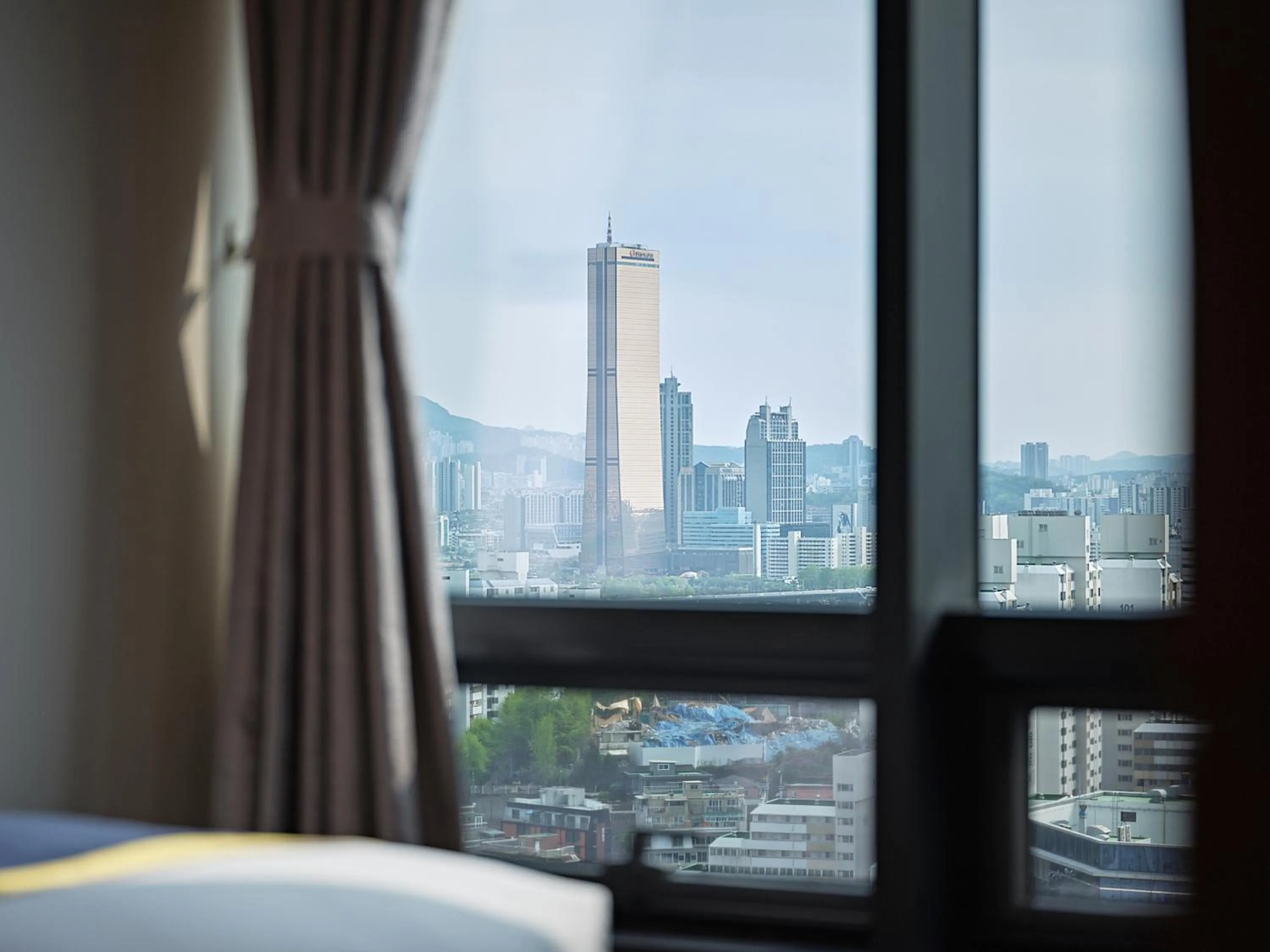 City view in Roynet Hotel Seoul Mapo