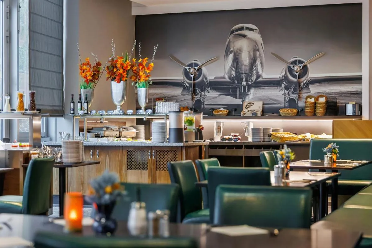 Restaurant/places to eat in Airporthotel Berlin-Adlershof