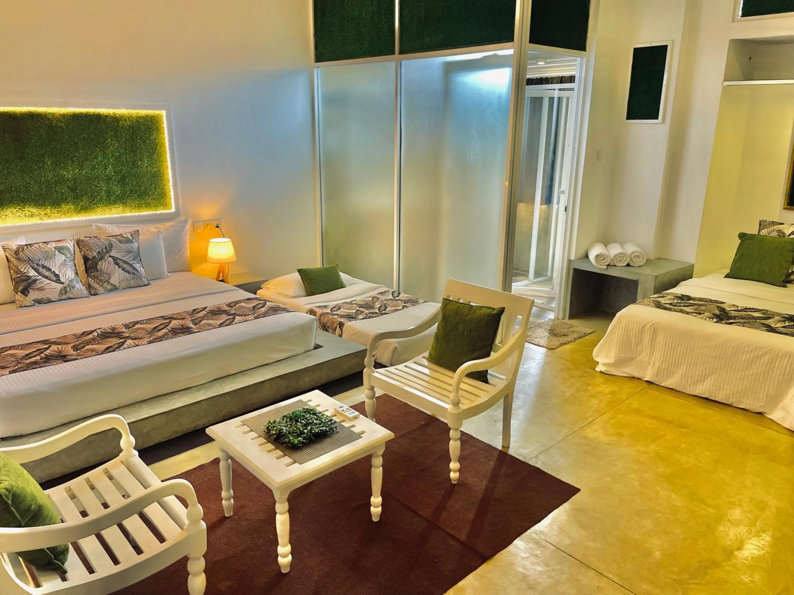 Bed in 8 Plus Motels