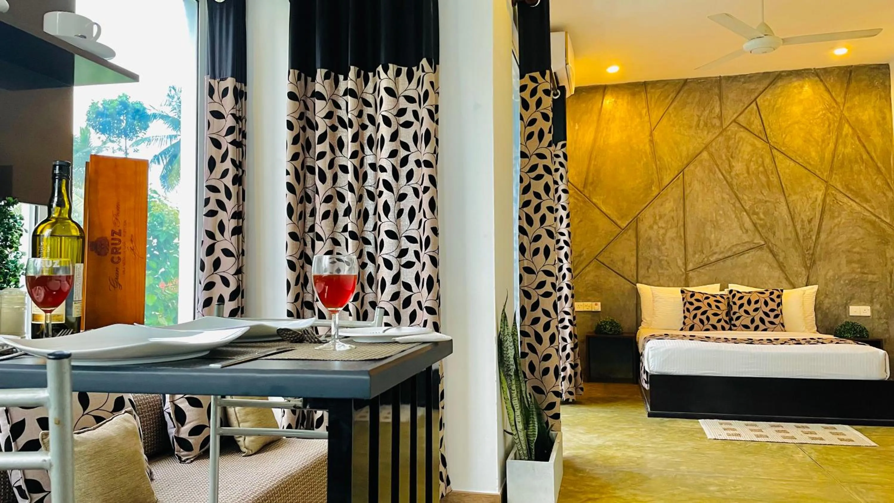 Bed in 8 Plus Motels