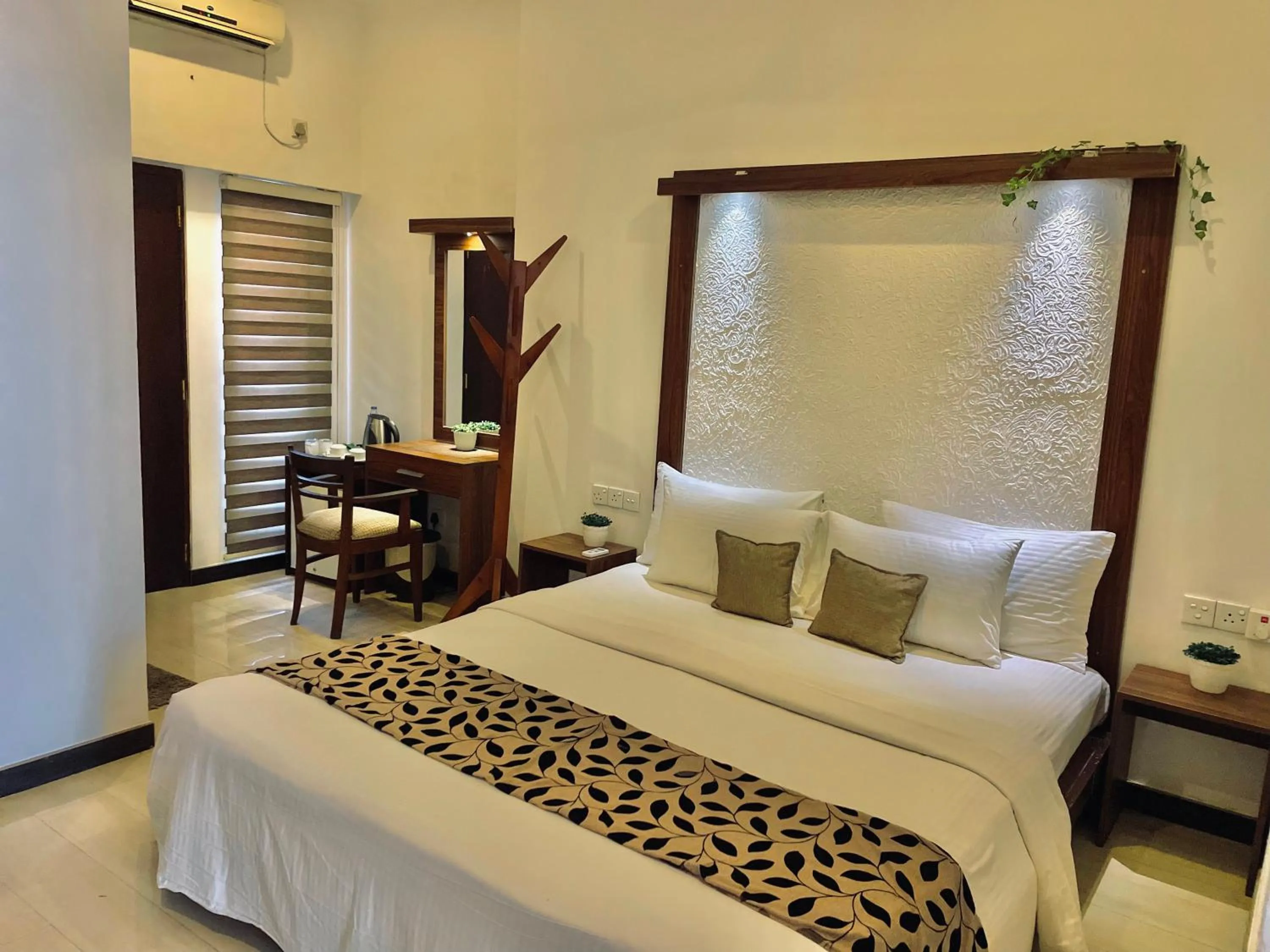 Bed in 8 Plus Motels