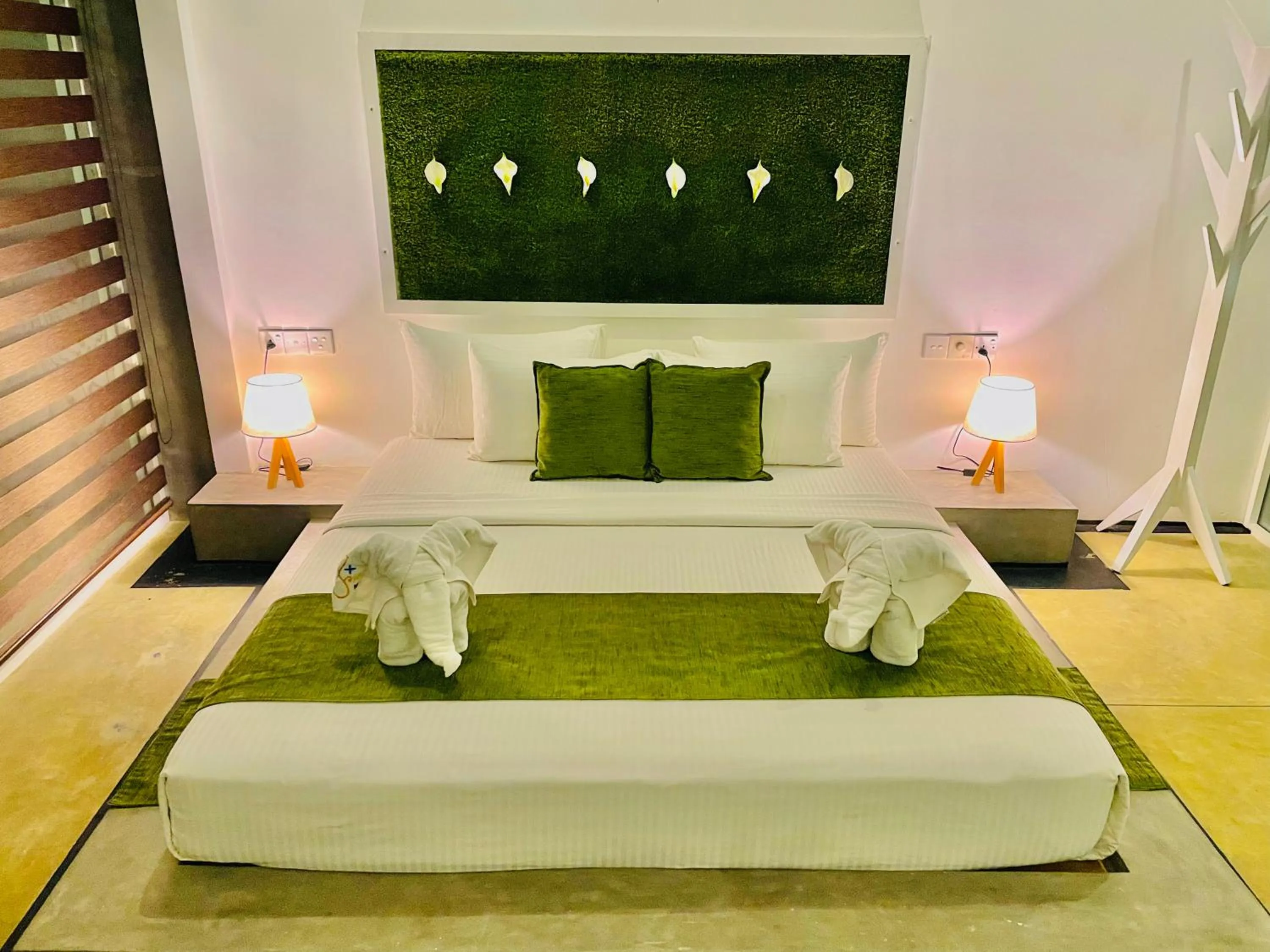 Bed in 8 Plus Motels