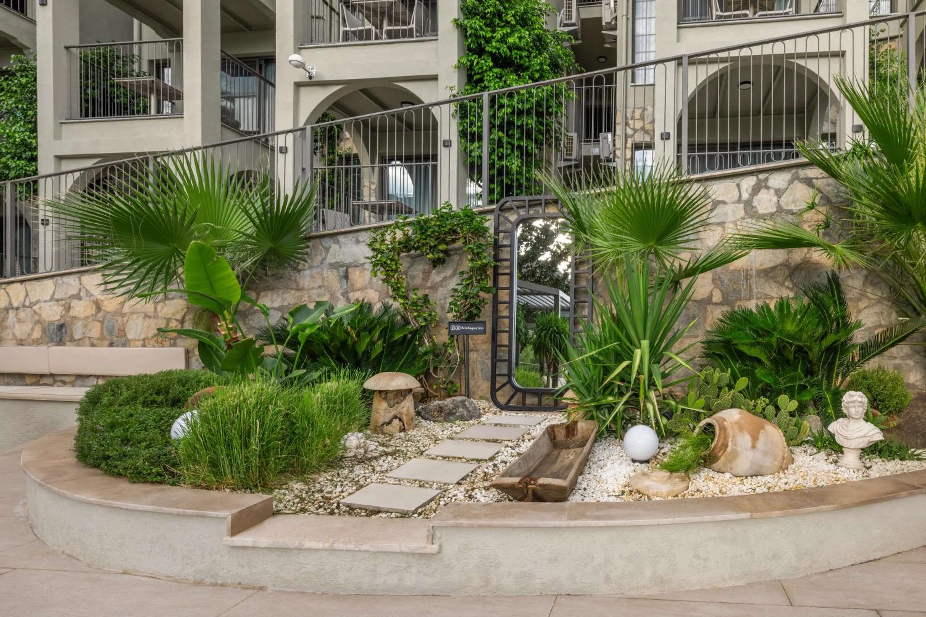 Garden in Club Aquarium