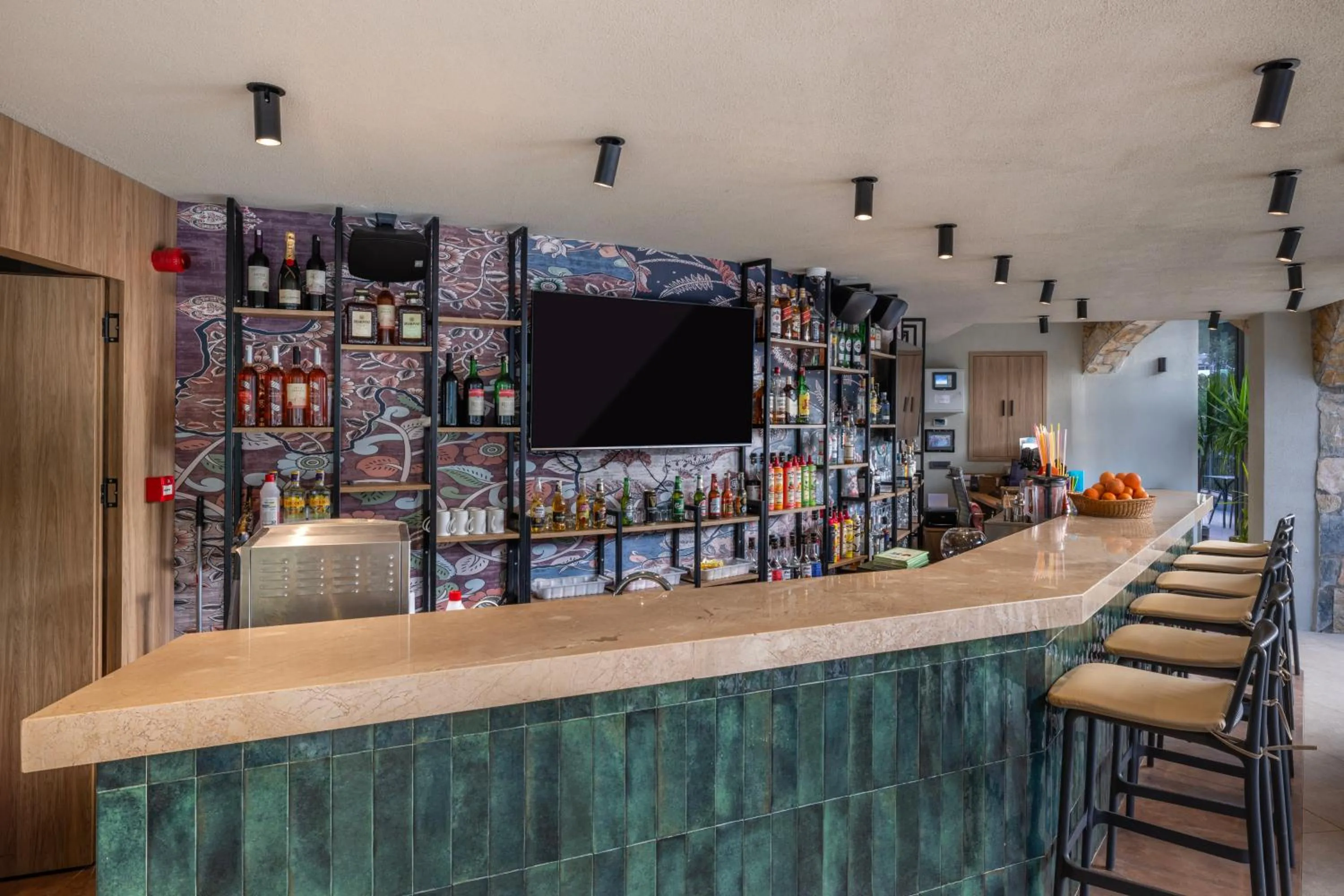 Restaurant/places to eat in Club Aquarium