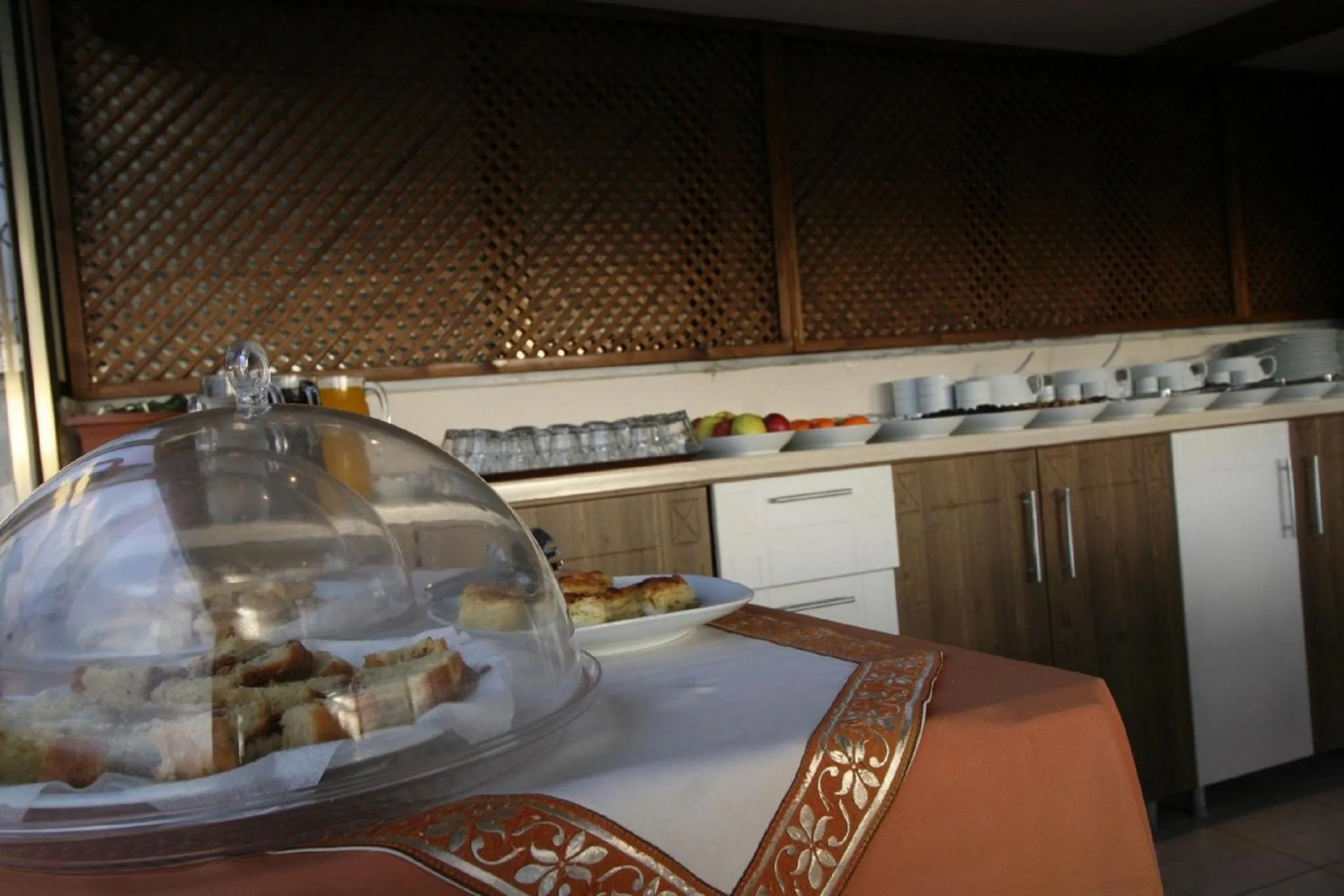 Food in Hotel Peninsula