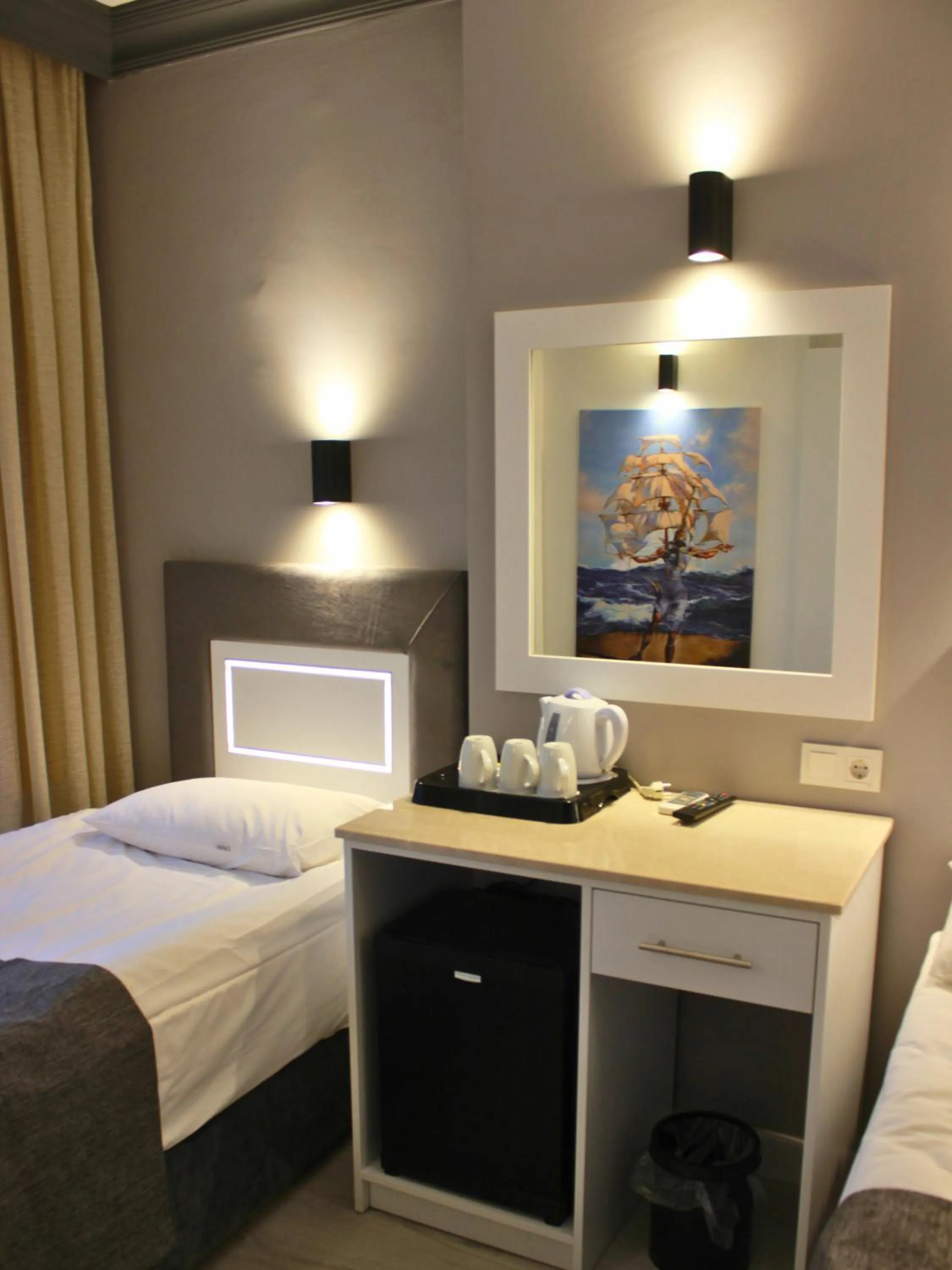 Bedroom, Bed in Hotel Peninsula