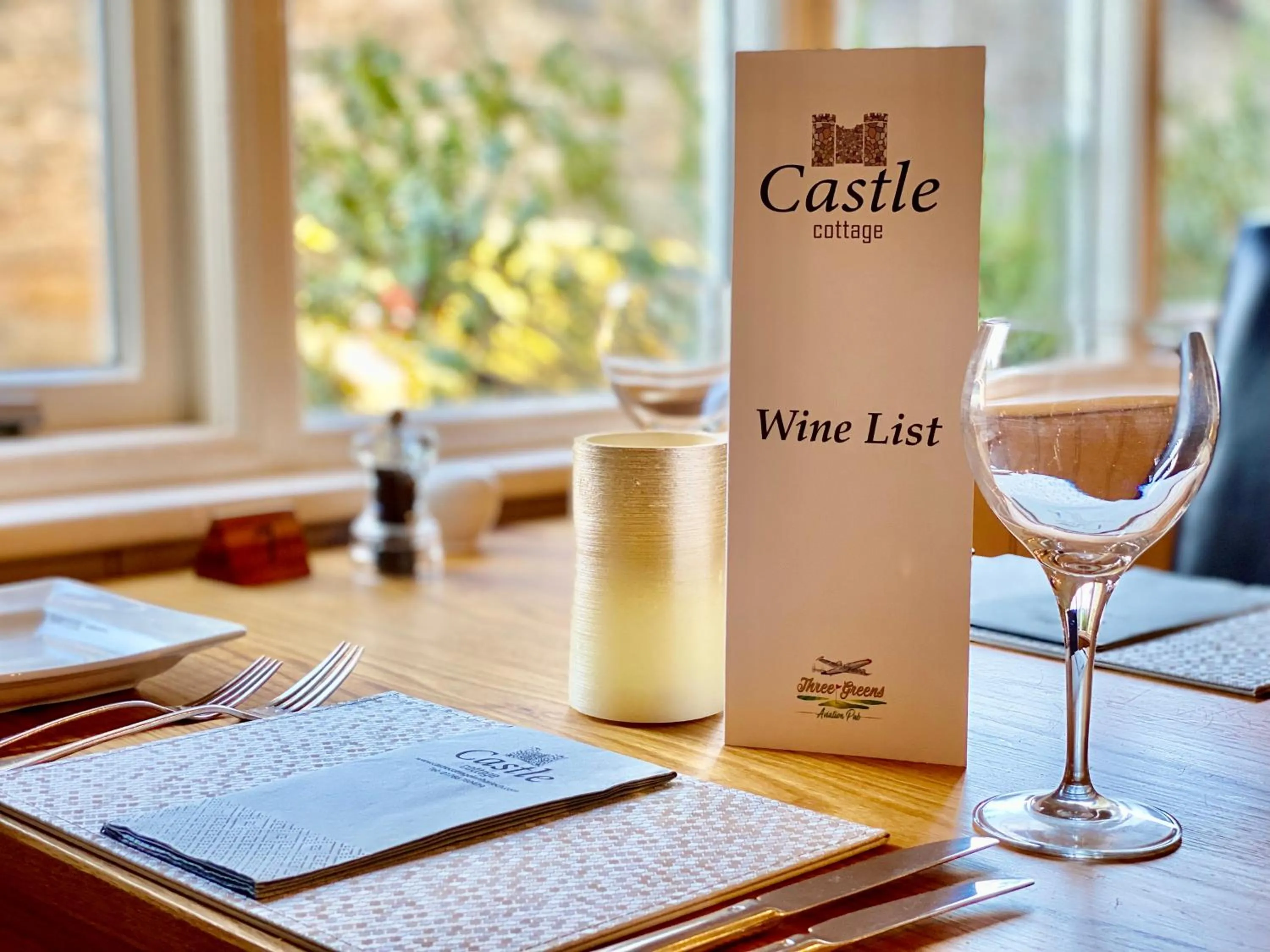 Dining area in Castle Cottage Inn