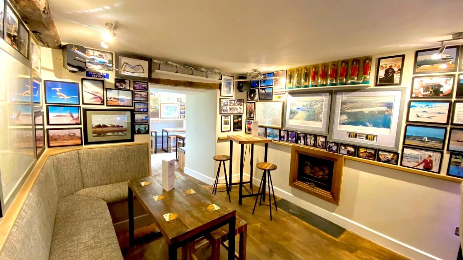 Lounge or bar in Castle Cottage Inn