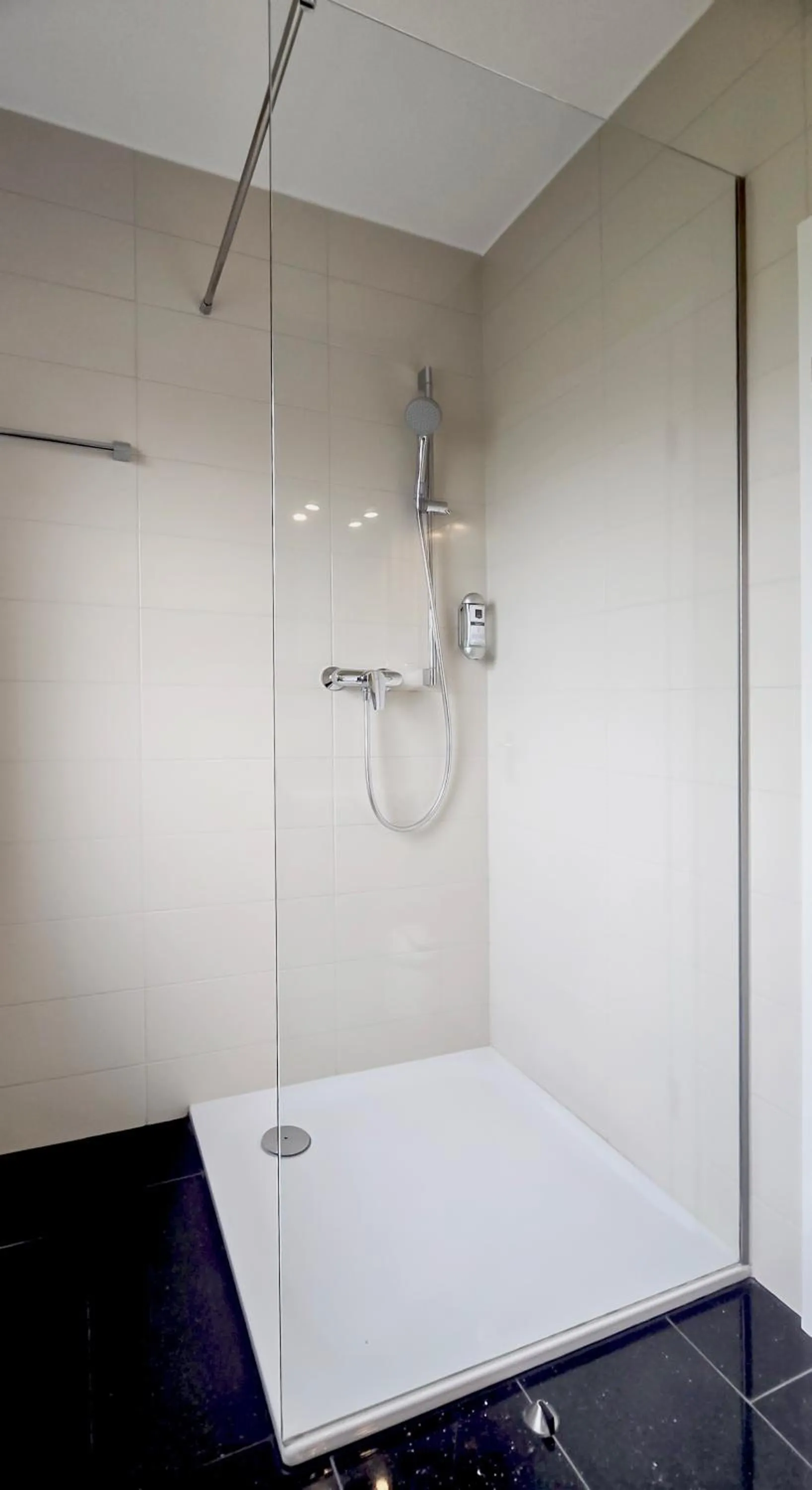 Shower in Hotel zur Moselbrücke