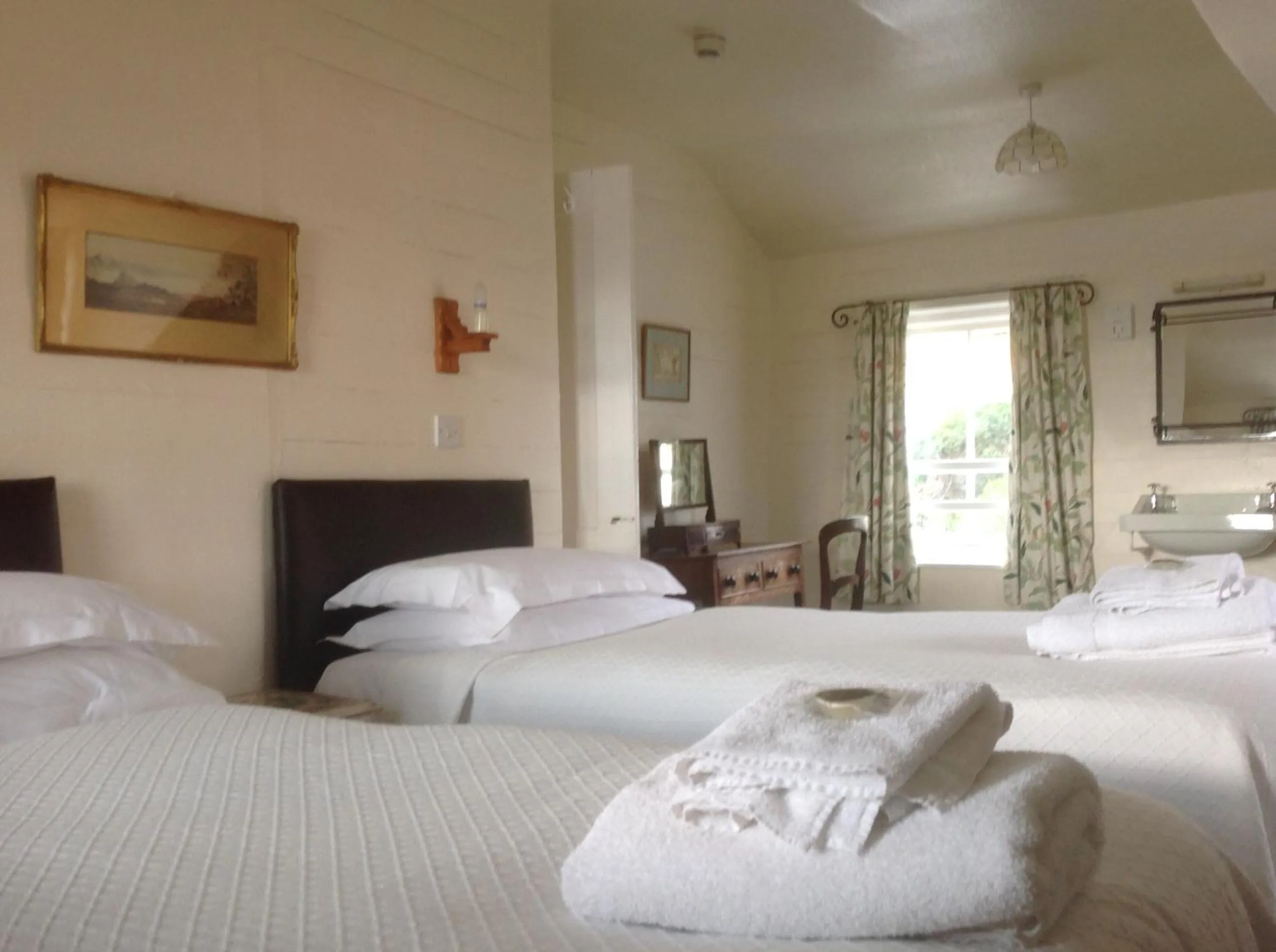 Bedroom, Bed in Portmeirion Village & Castell Deudraeth