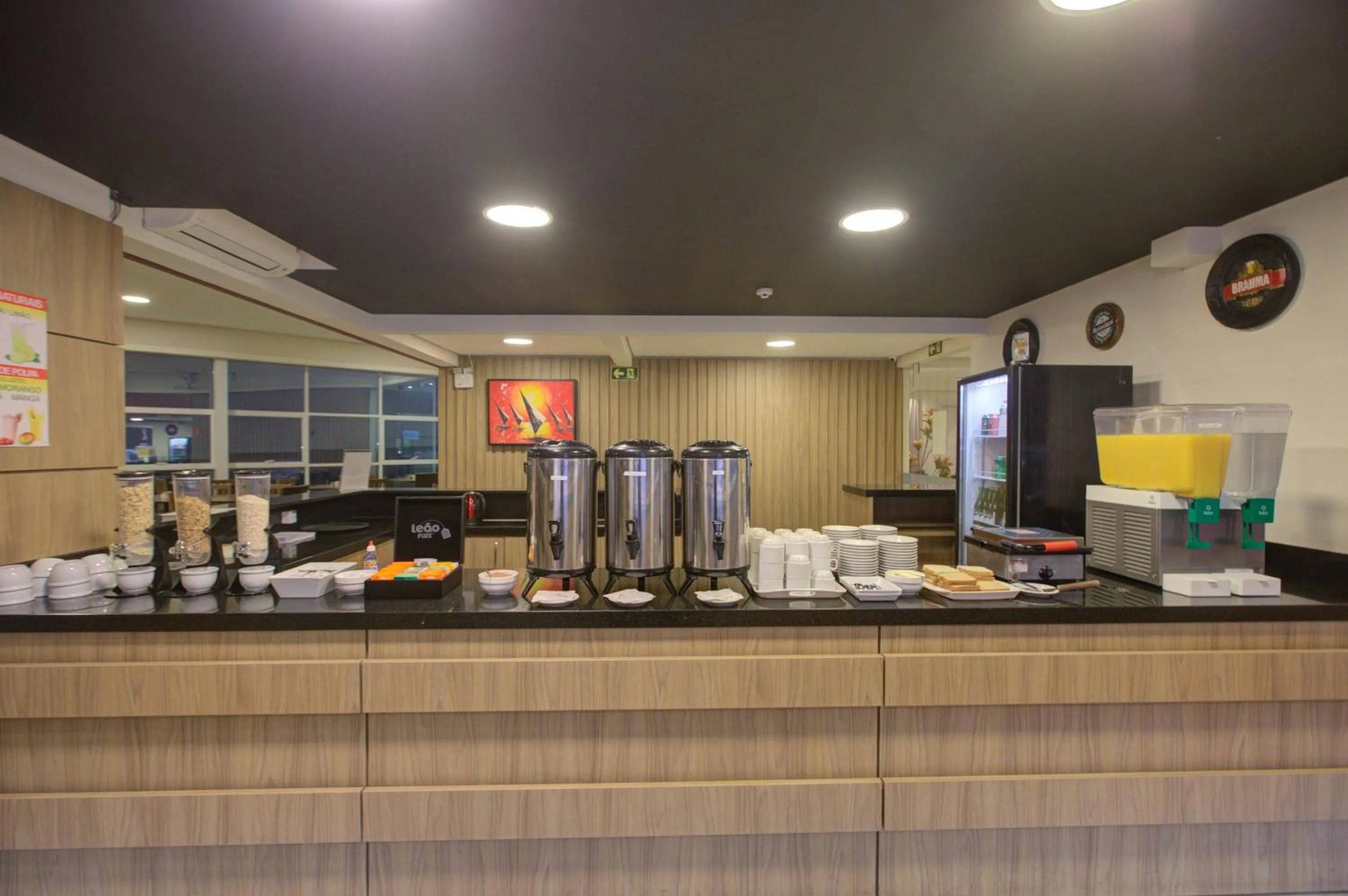 Buffet breakfast in Viale Iguassu Hotel