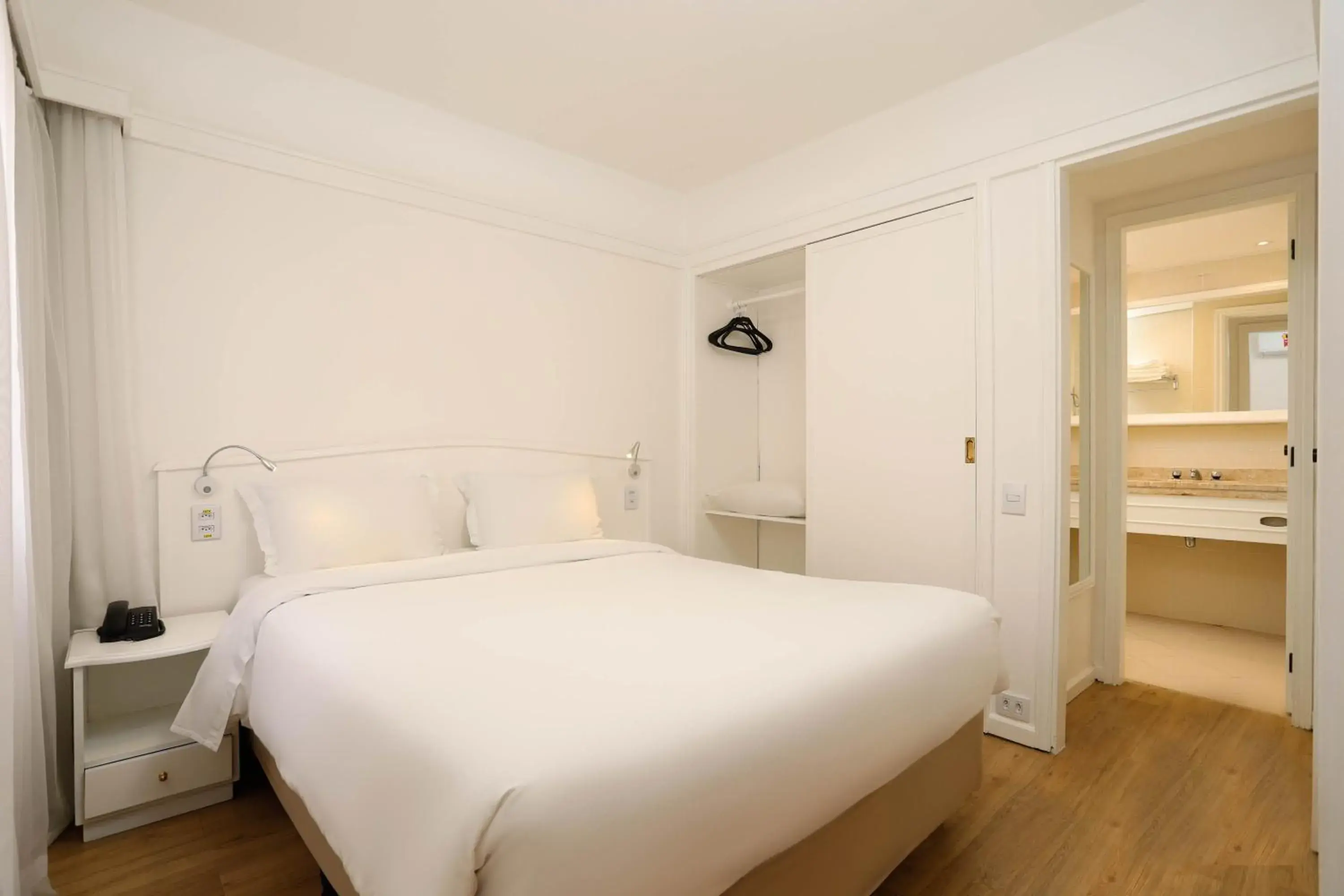 Bed in NewCiti Itaim by Charlie Bed in NewCiti Itaim by Charlie