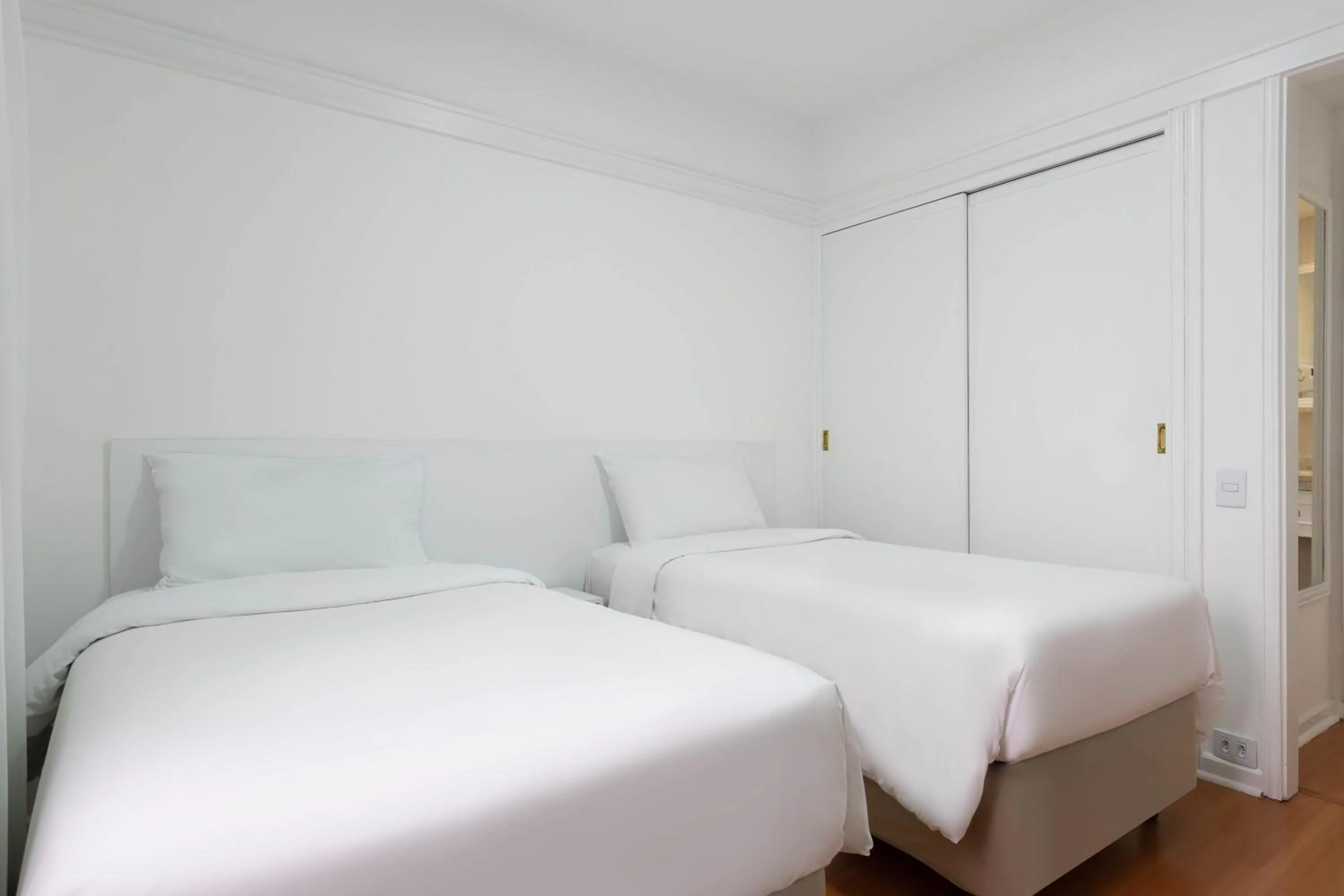 Bed in NewCiti Itaim by Charlie