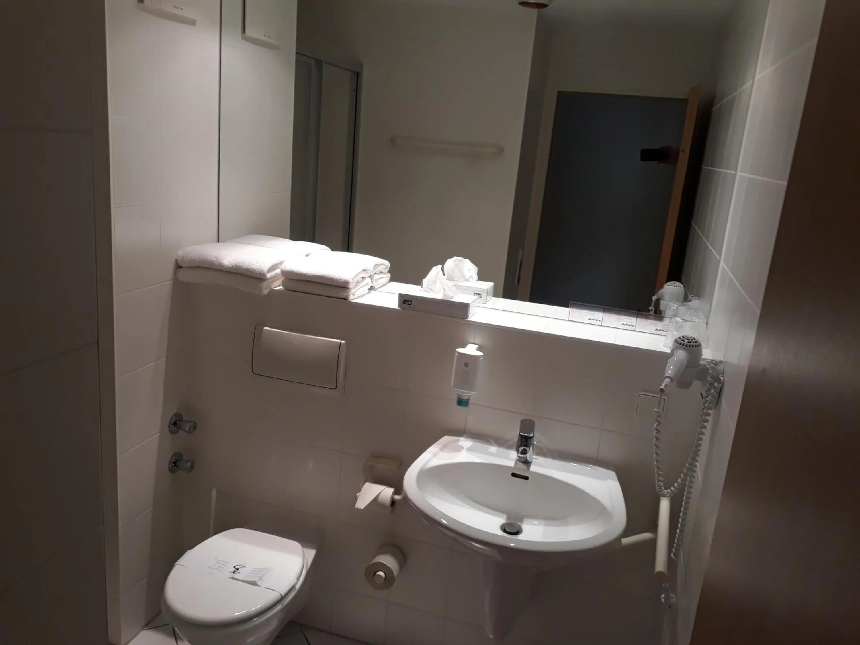 Toilet in Solitaire Hotel