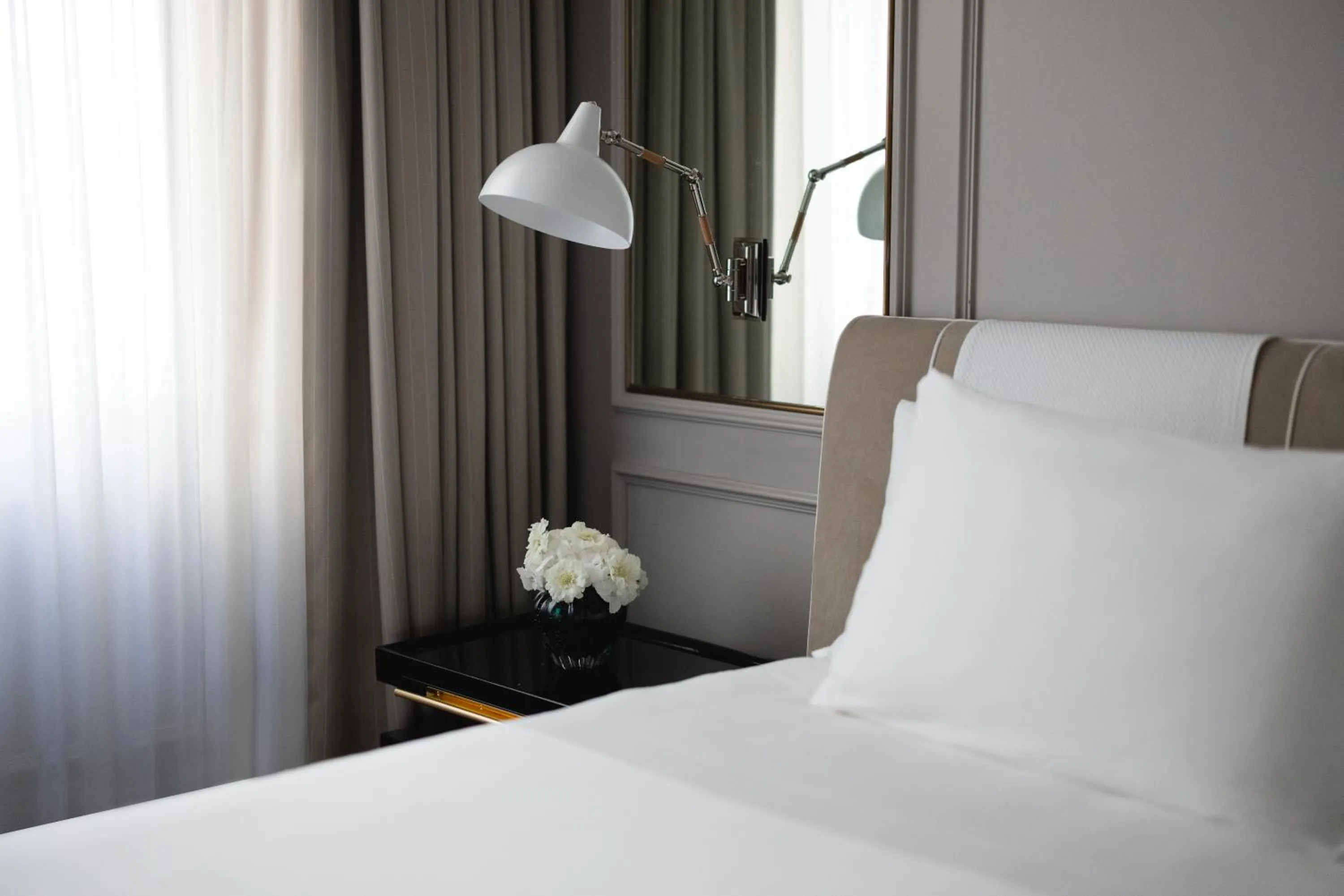 Bed in Portrait Firenze - Lungarno Collection