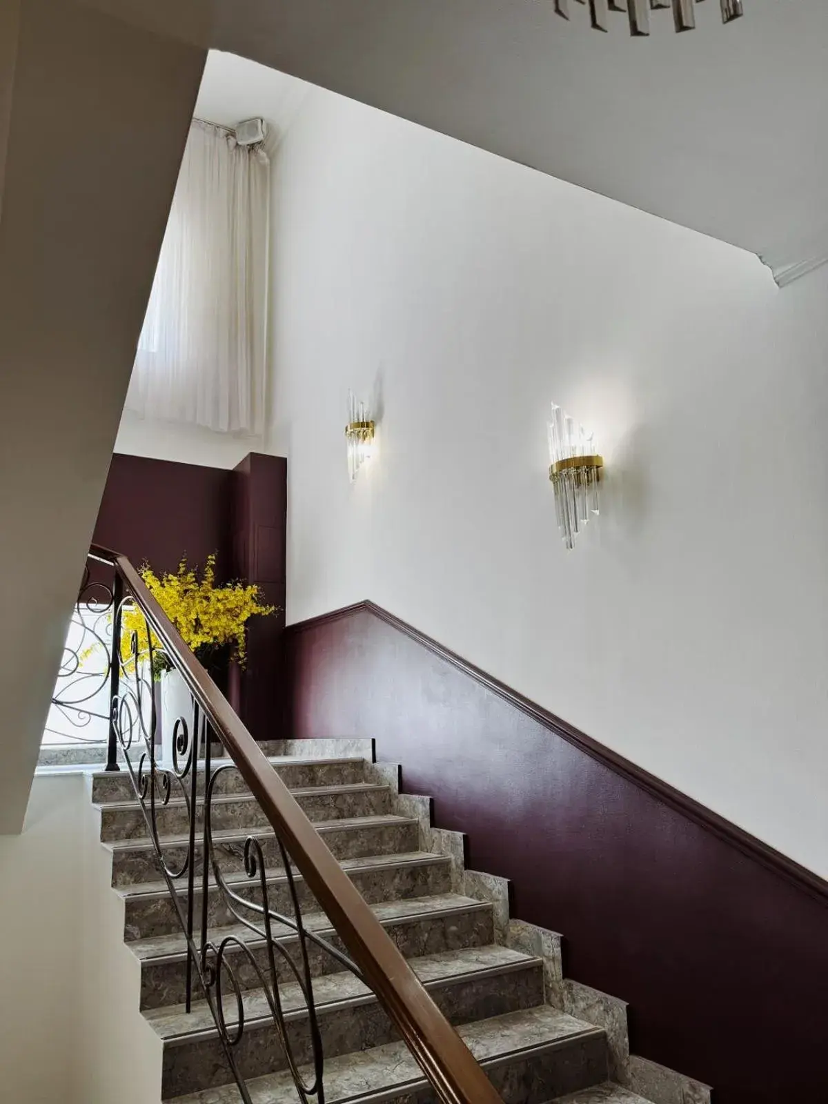 Property building in Mildom Hotel Property building in Mildom Hotel