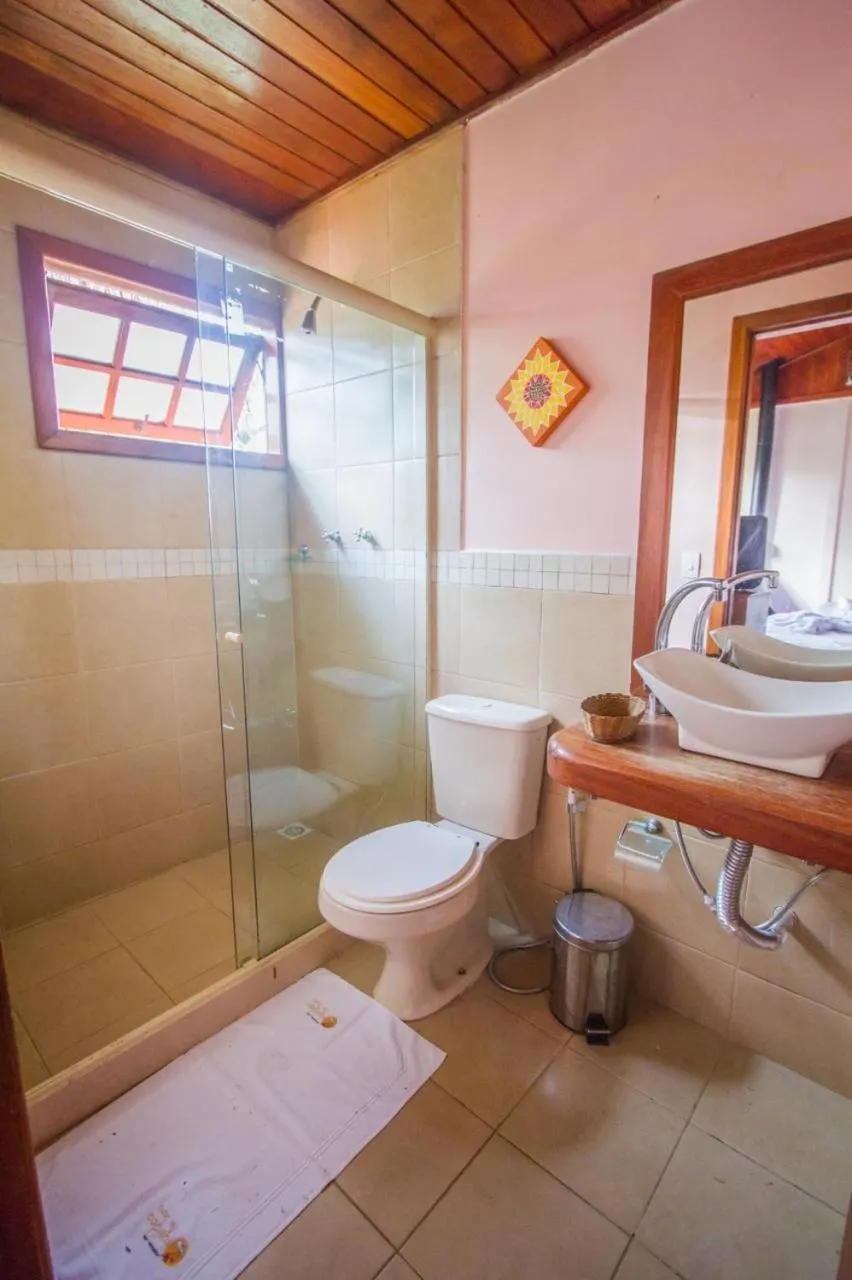 Bathroom in POUSADA APOEMA PETRÓPOLIS-Rj