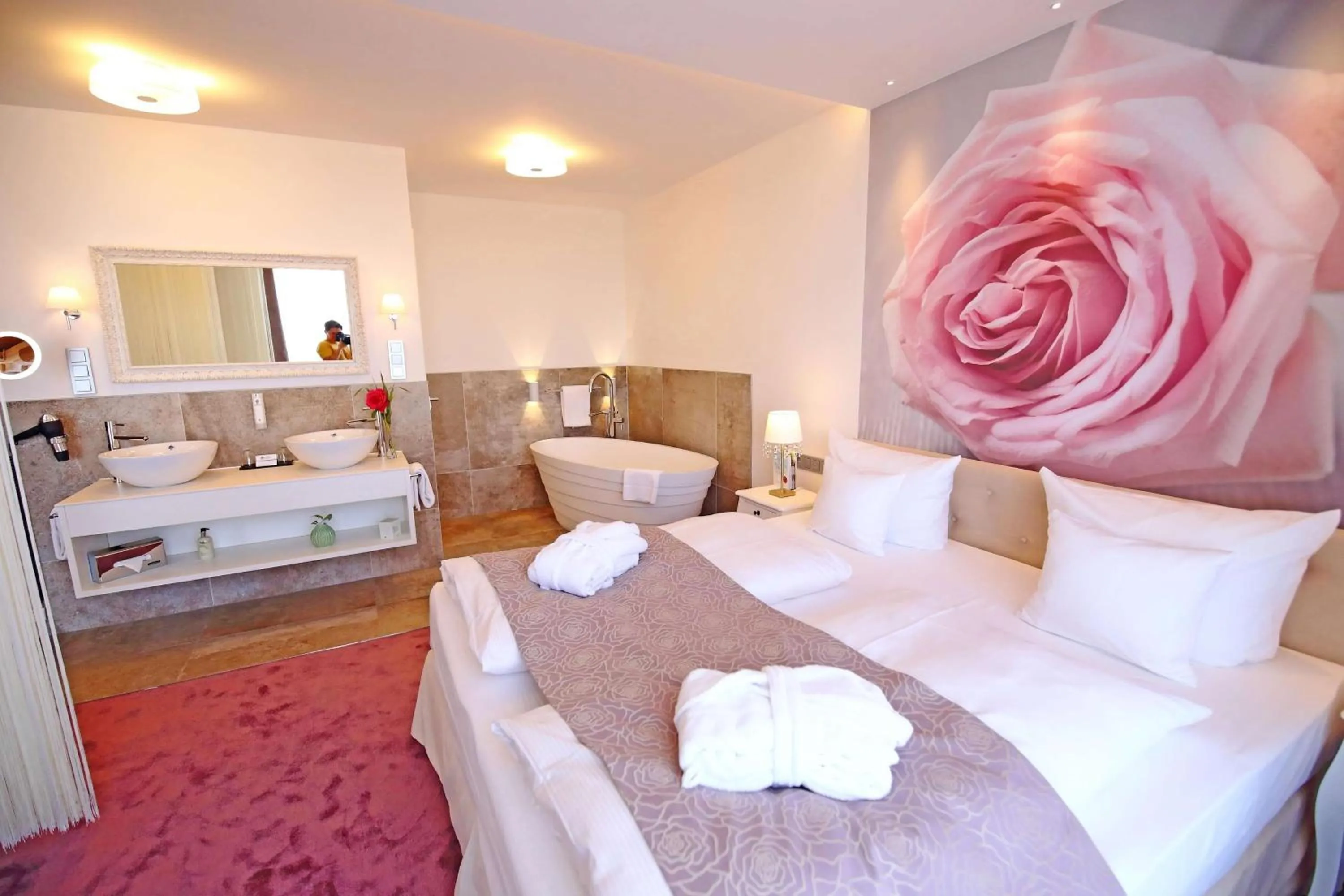 Photo of the whole room, Bed in rugs Hotel am Schlosspark Lichtenwalde