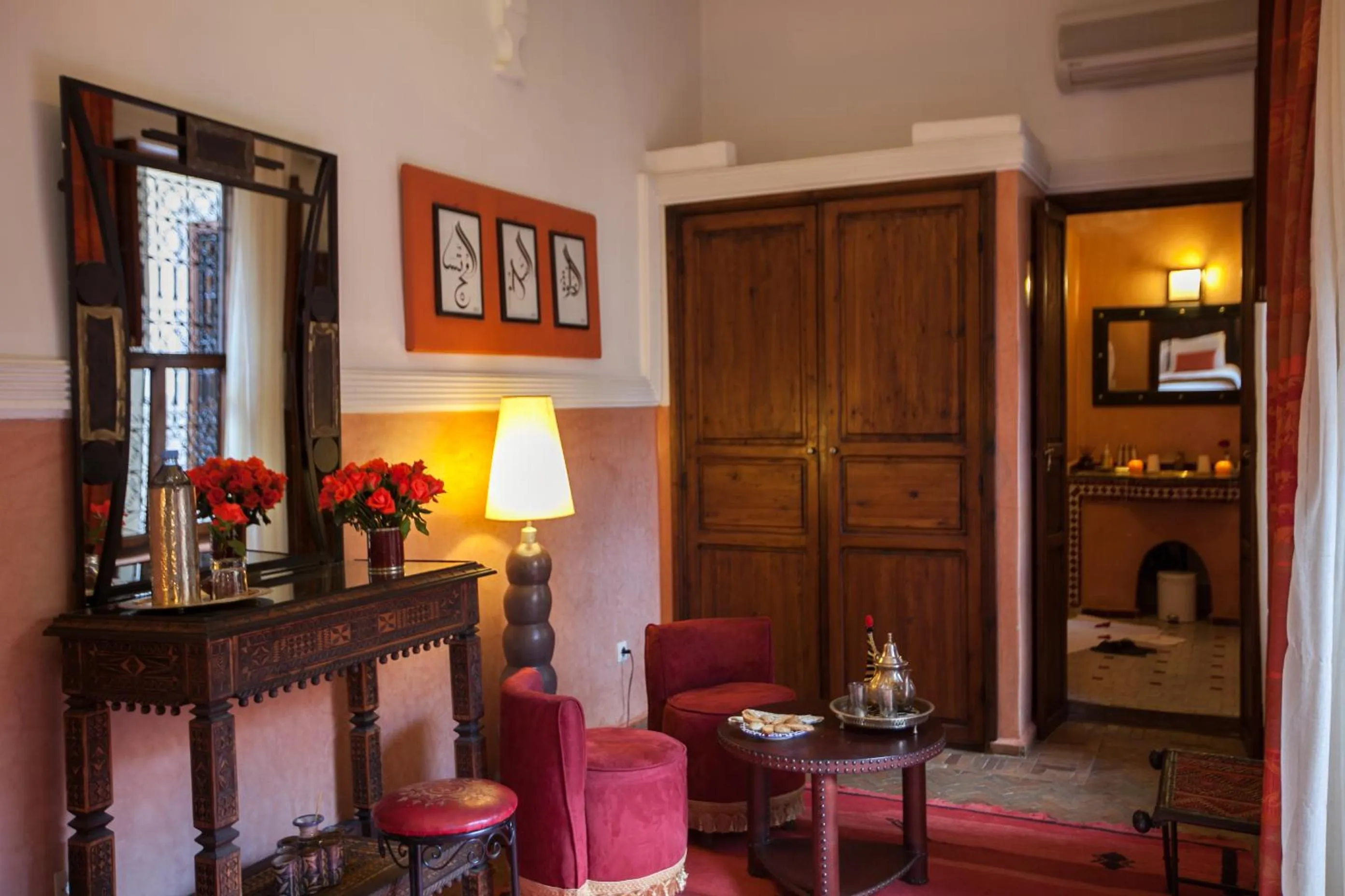 Photo of the whole room in Riad le Clos des Arts