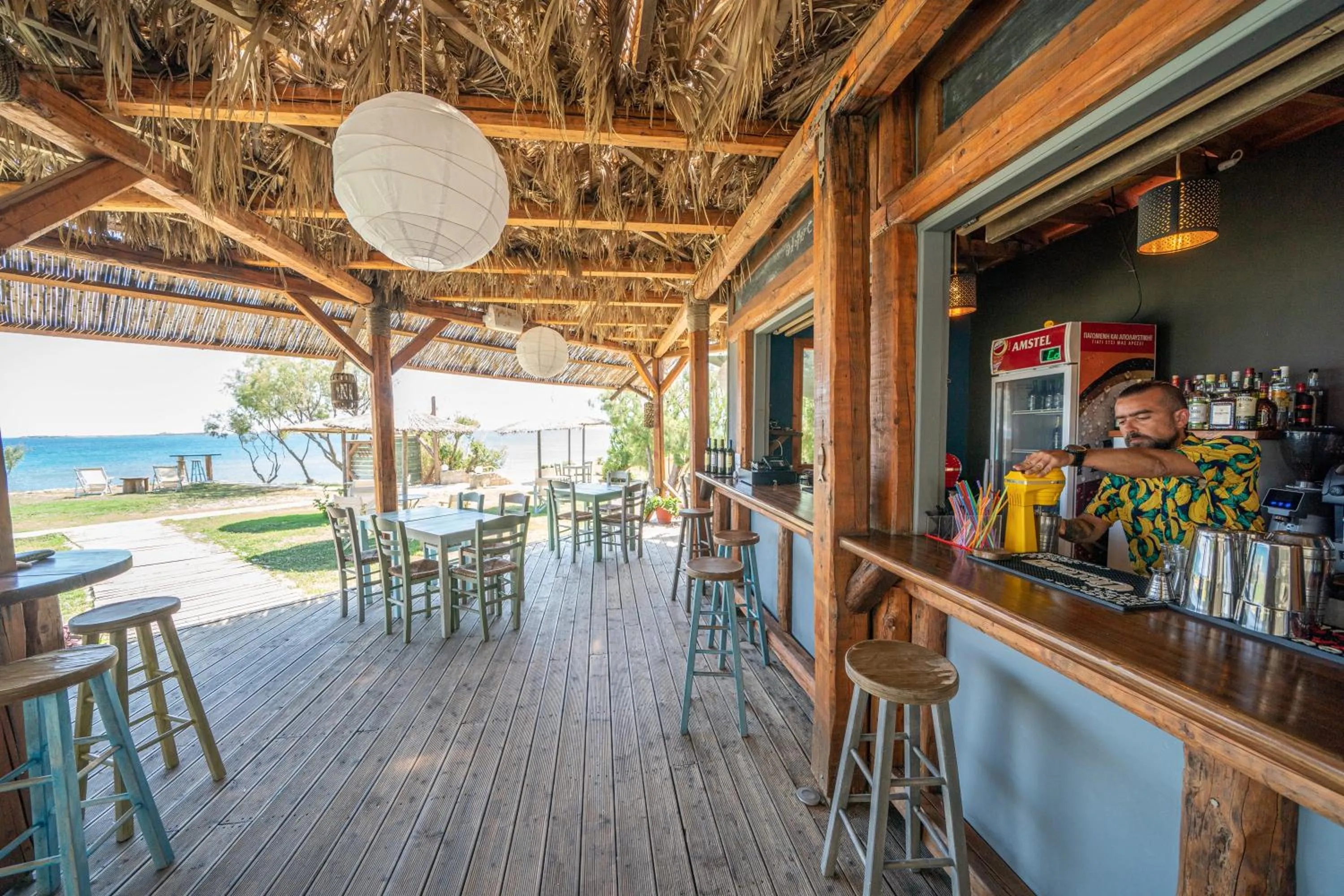 Restaurant/places to eat in Chloe Apartments