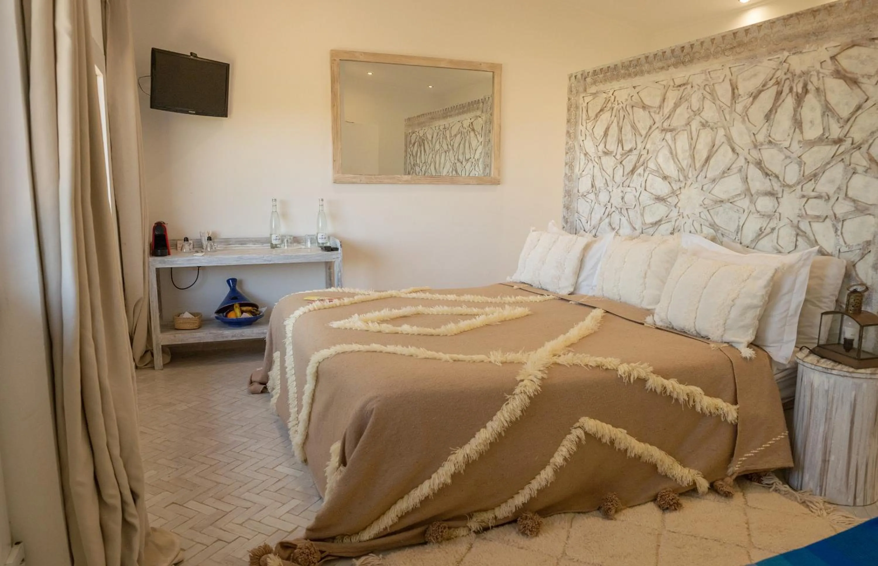 Bed in Dakhla Attitude