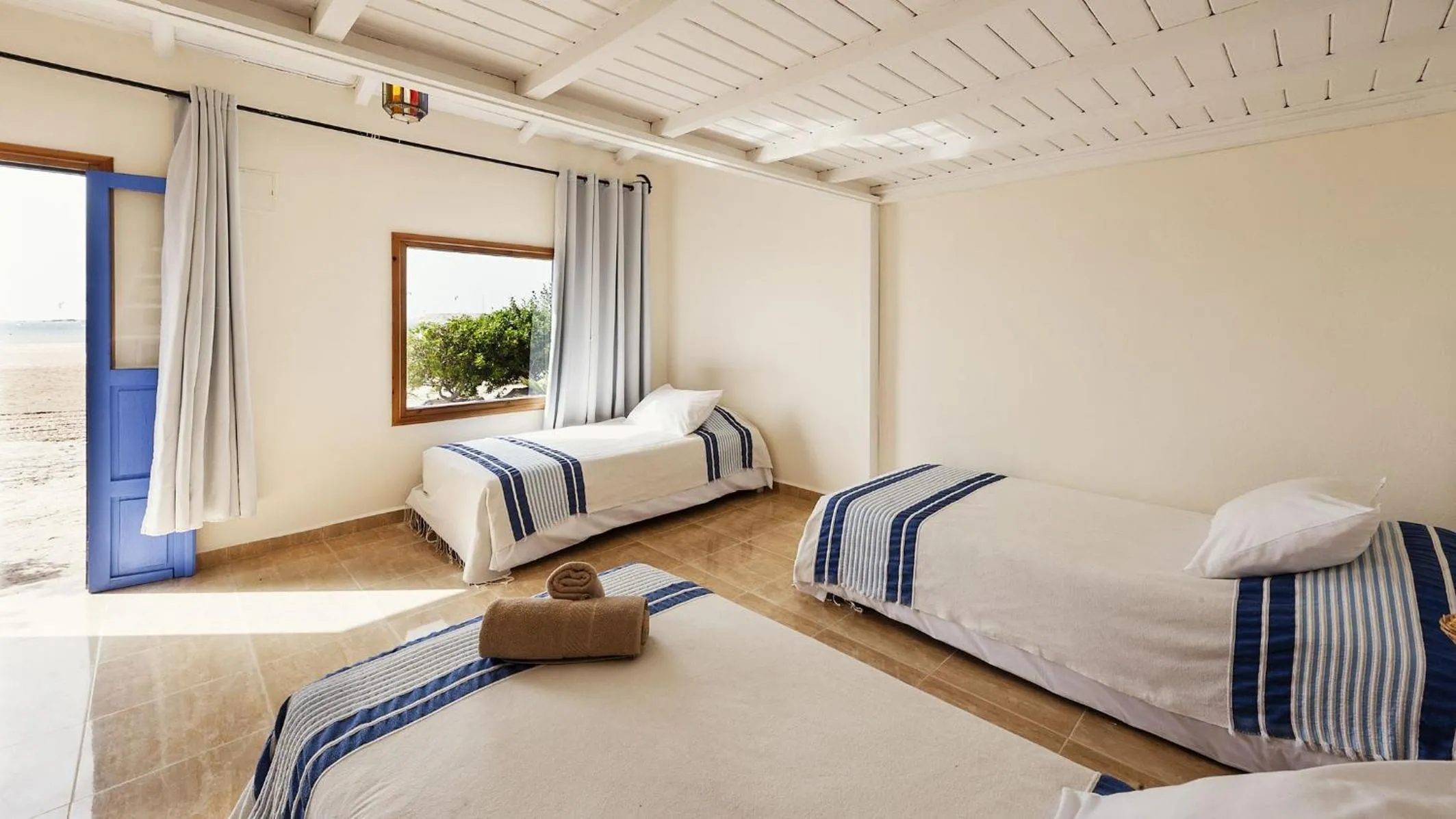 Bed in Dakhla Attitude