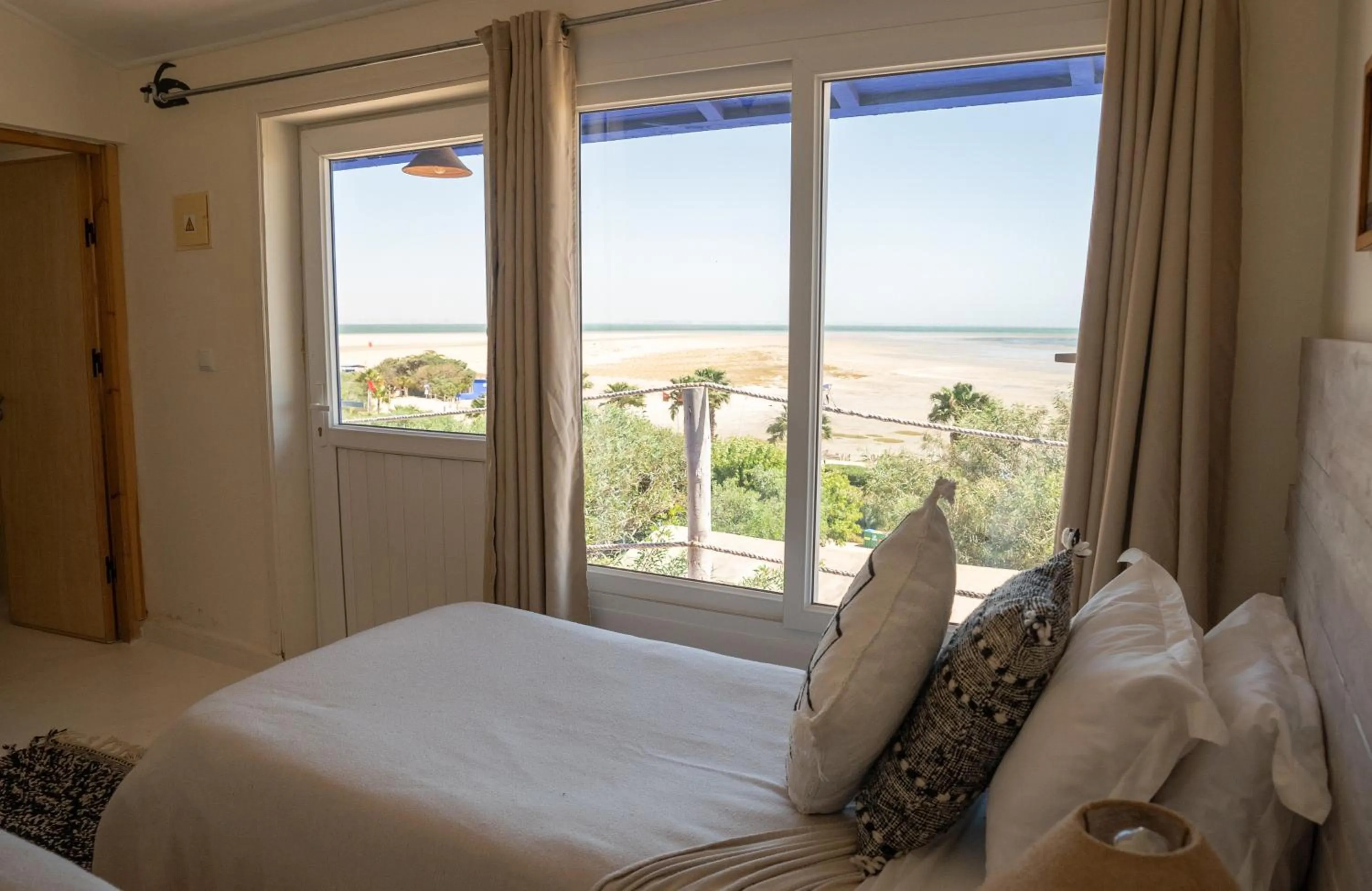 Bed in Dakhla Attitude