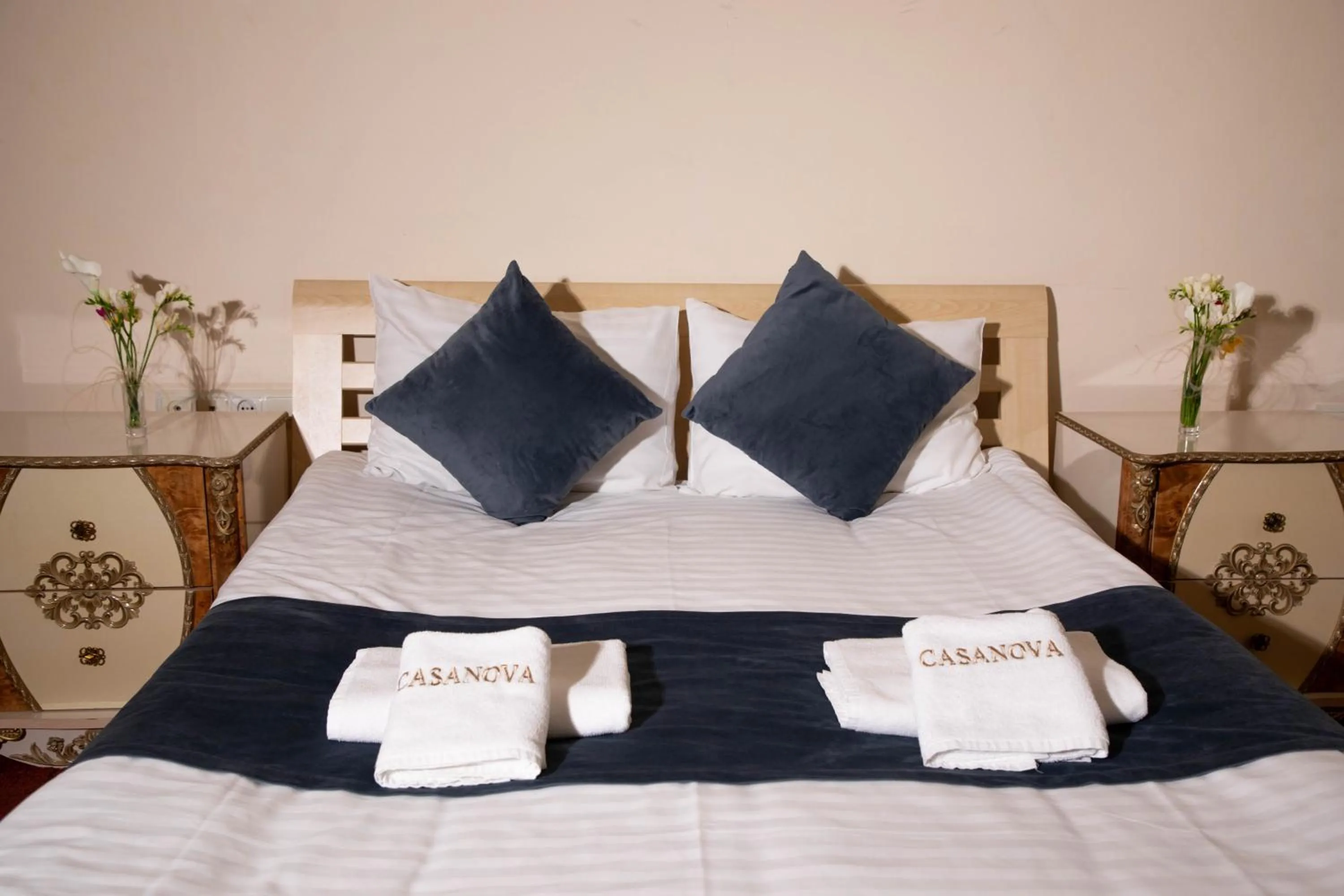 Bed in Casanova Inn - Boutique Hotel