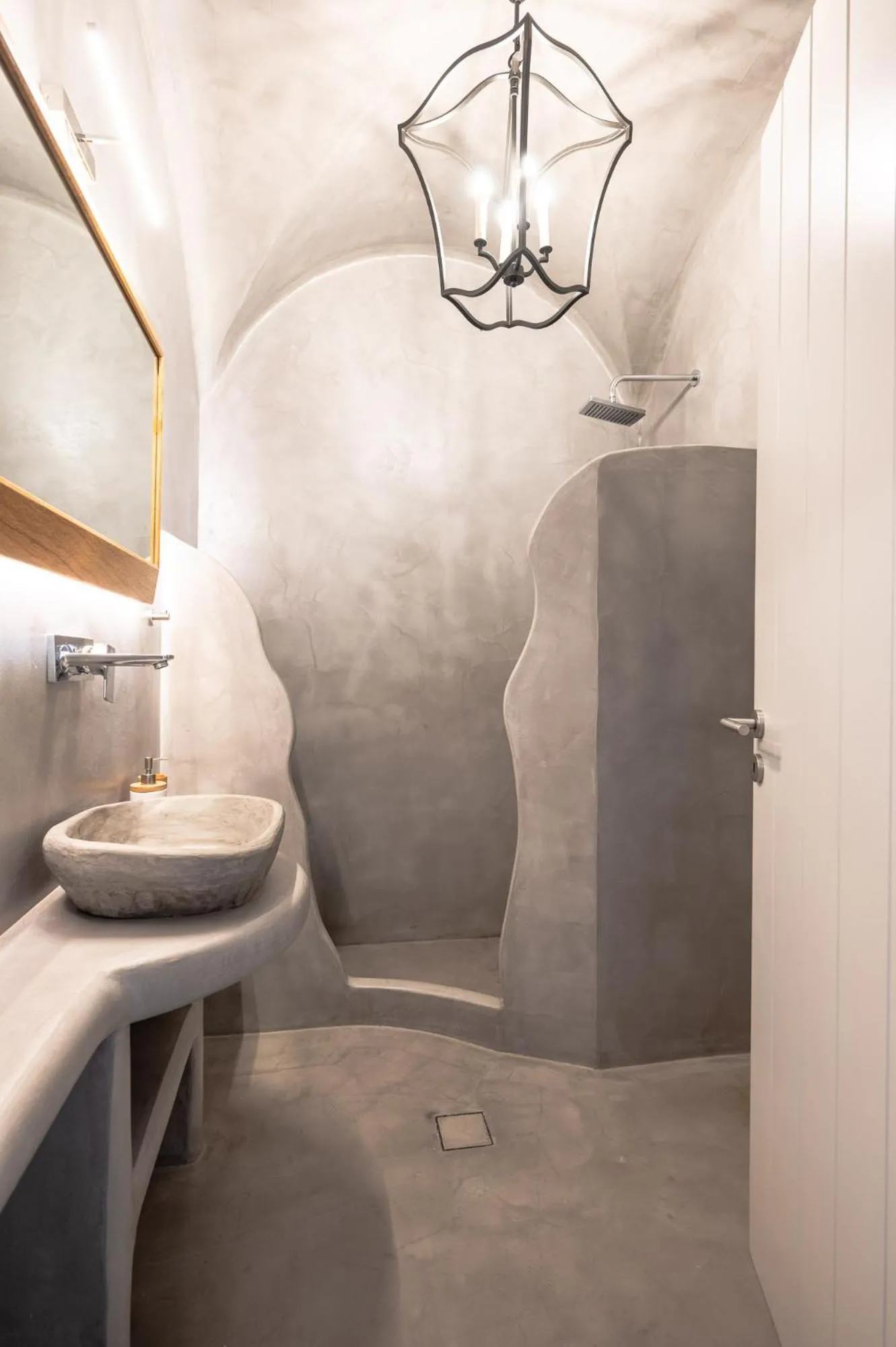 Toilet in Deep Earth Villas