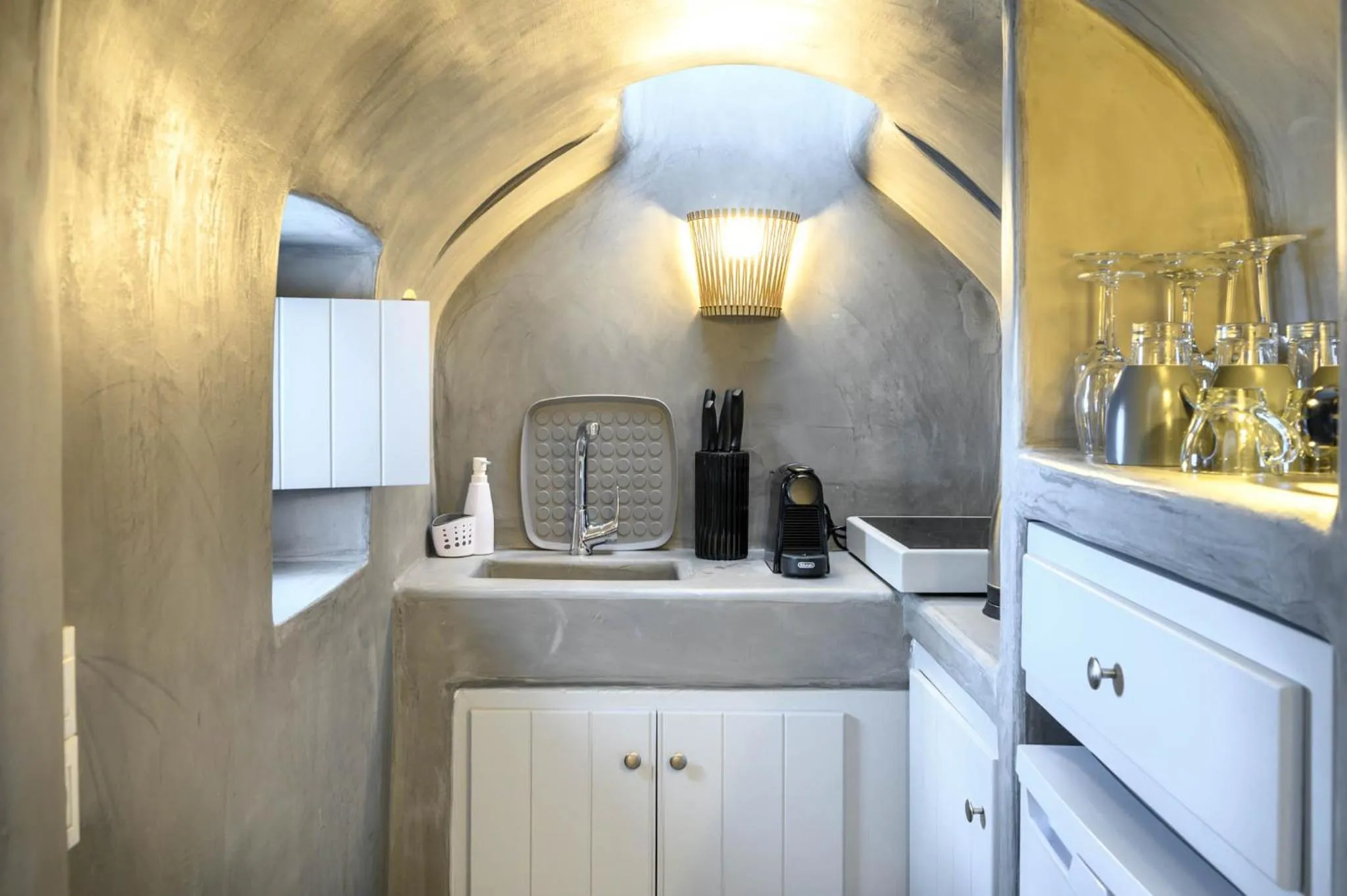 Coffee/tea facilities in Deep Earth Villas