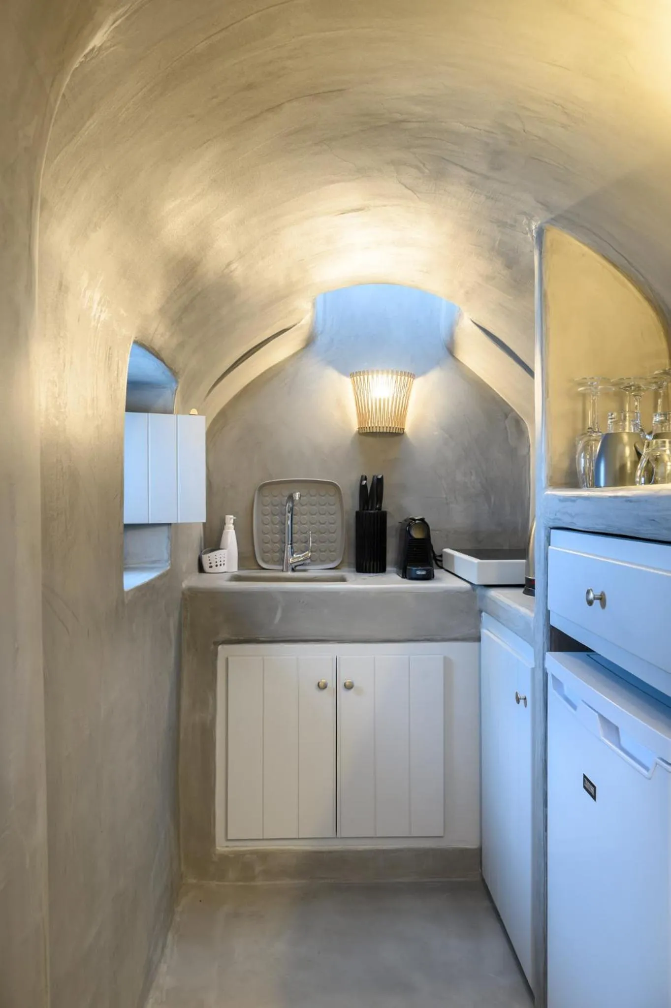 Kitchen or kitchenette in Deep Earth Villas