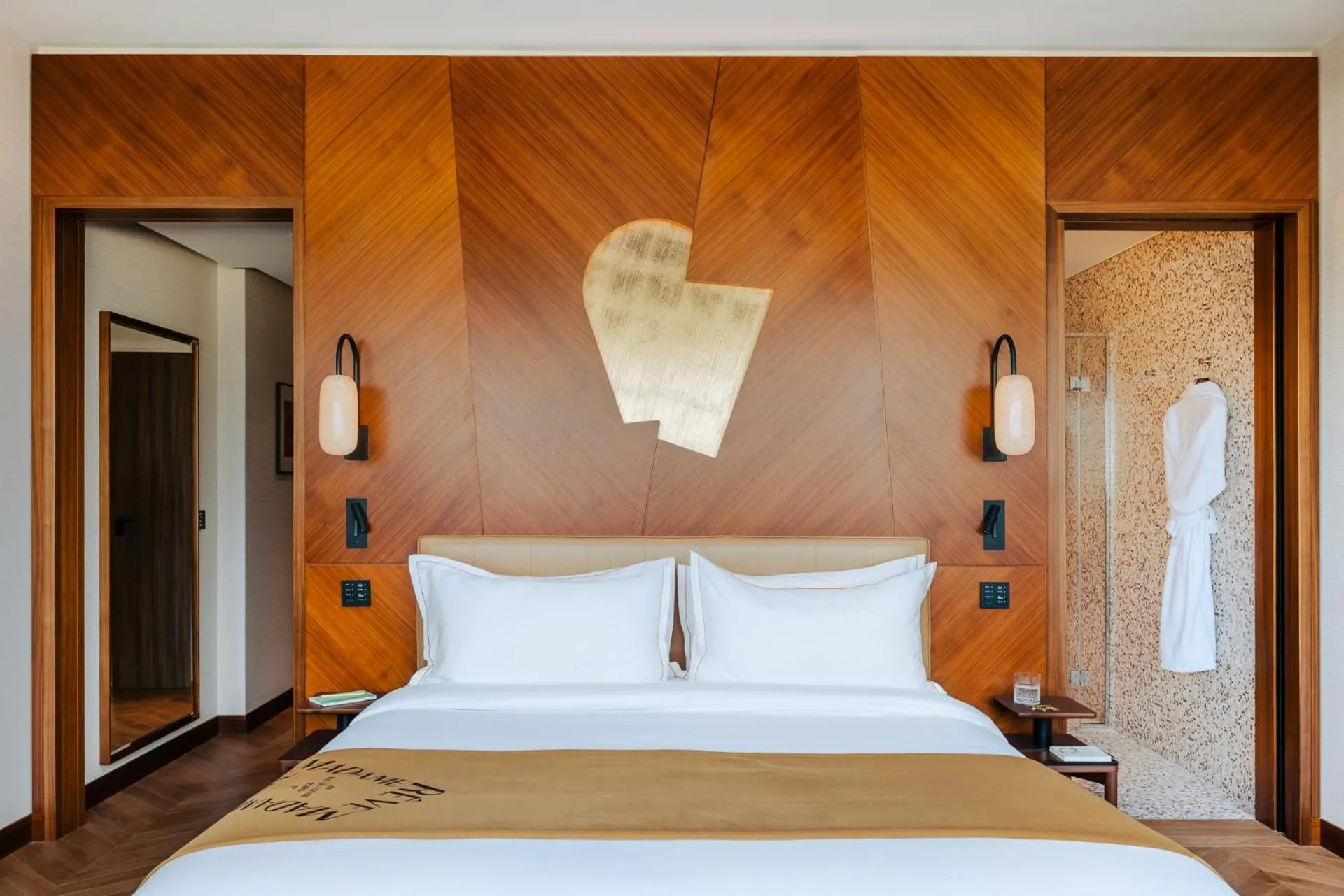 Bed in Hôtel Madame Rêve