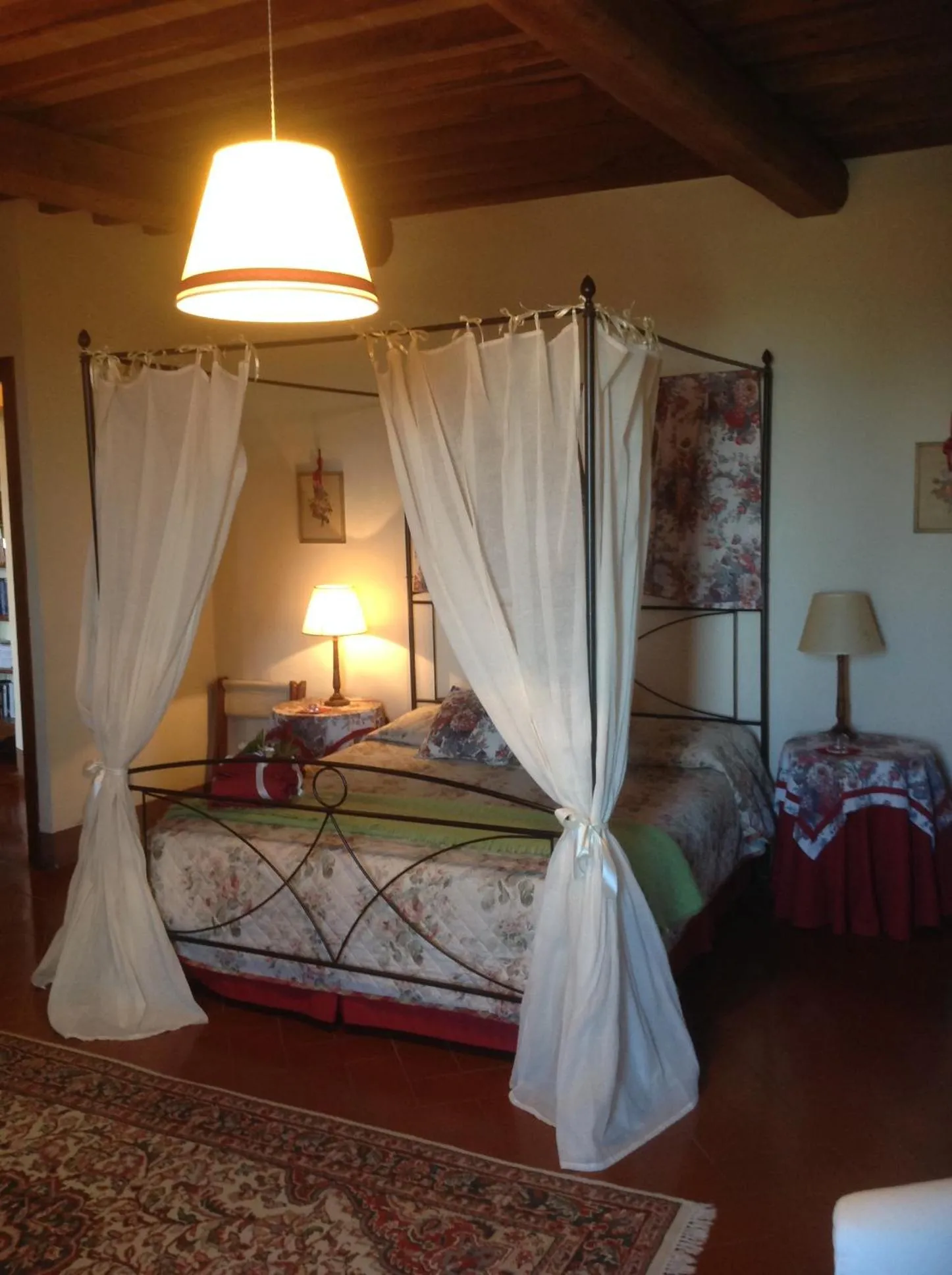 Decorative detail, Bed in La Canonica Di San Michele