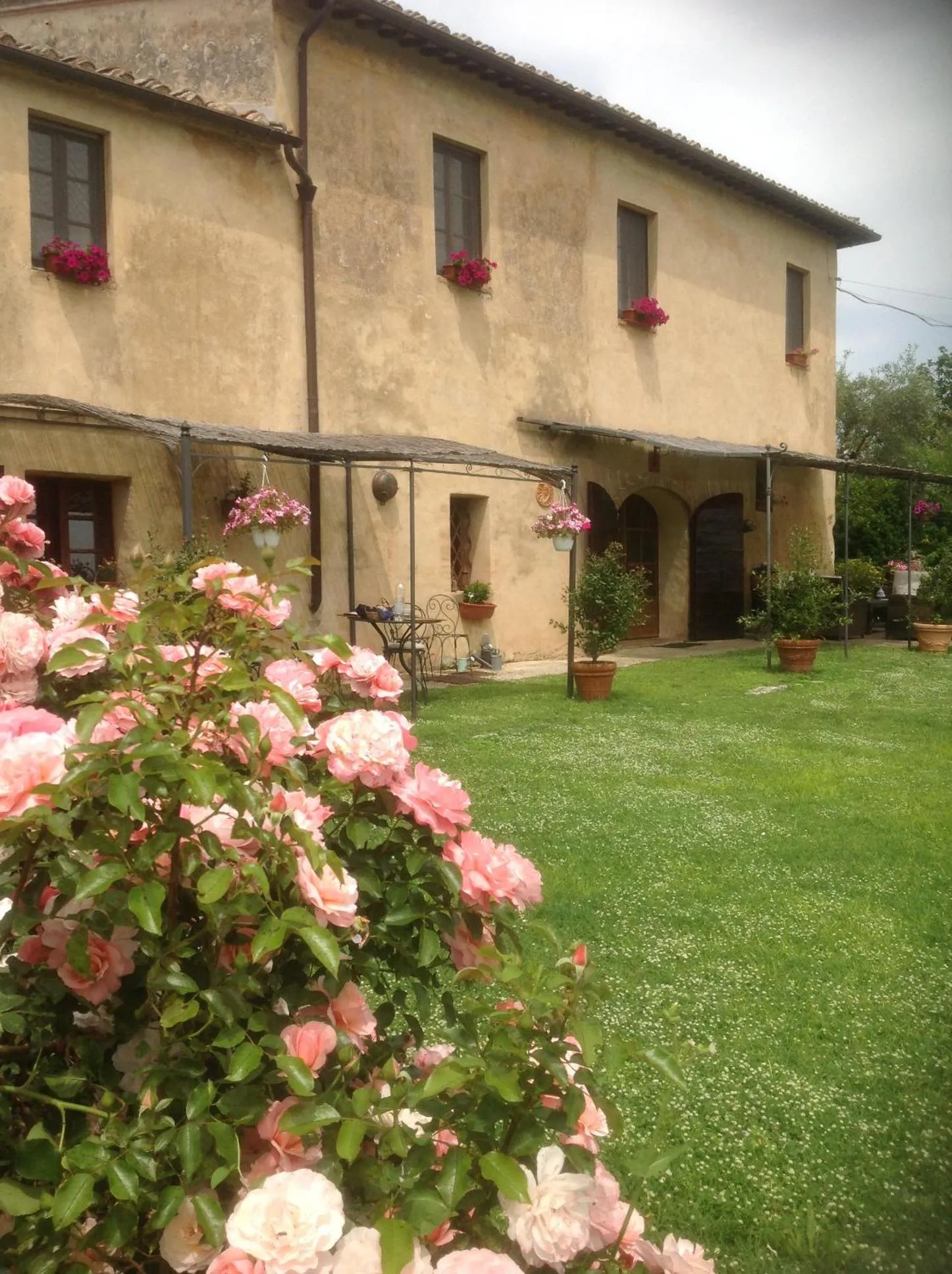 Facade/entrance in La Canonica Di San Michele