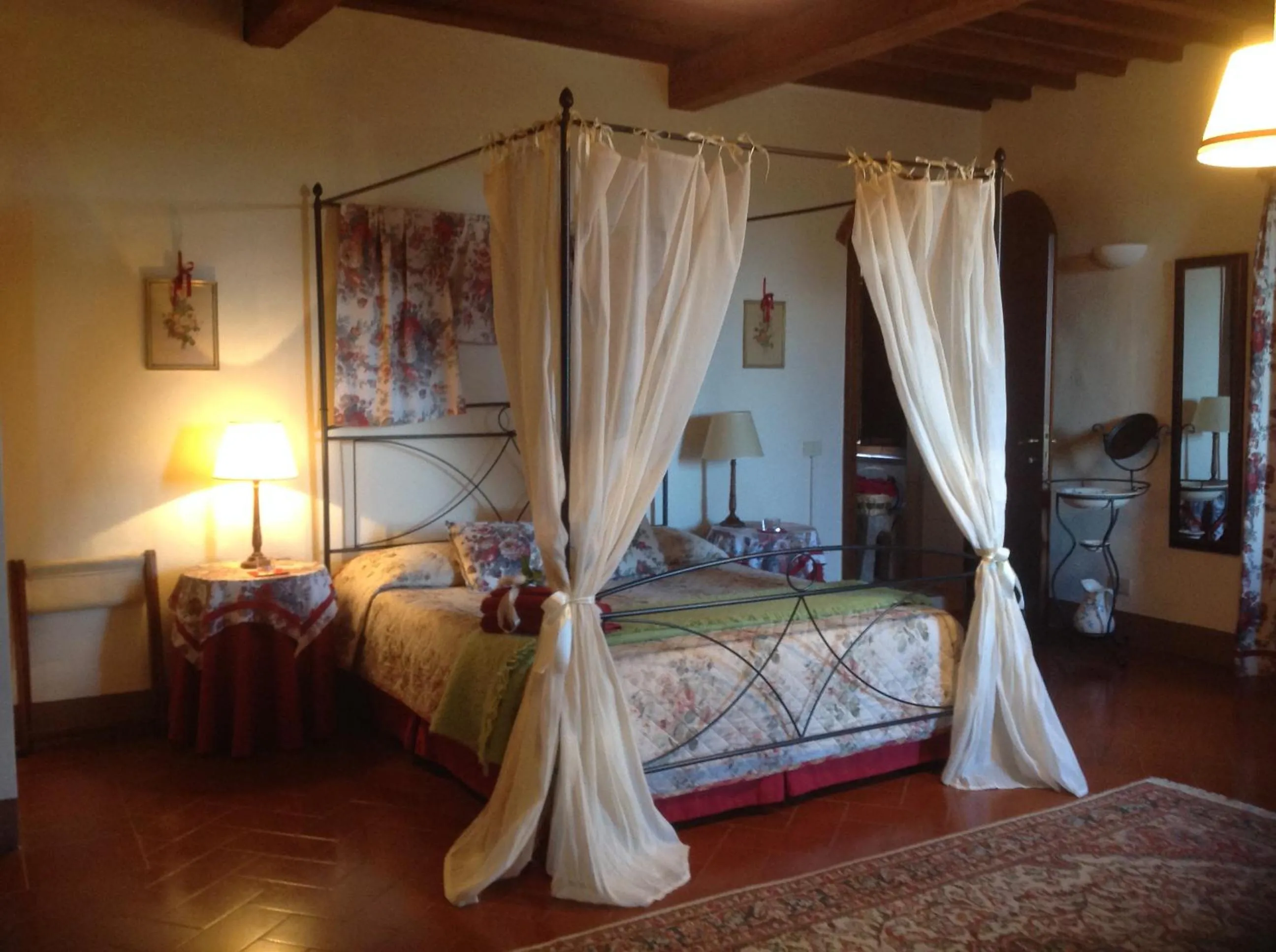 Bed in La Canonica Di San Michele