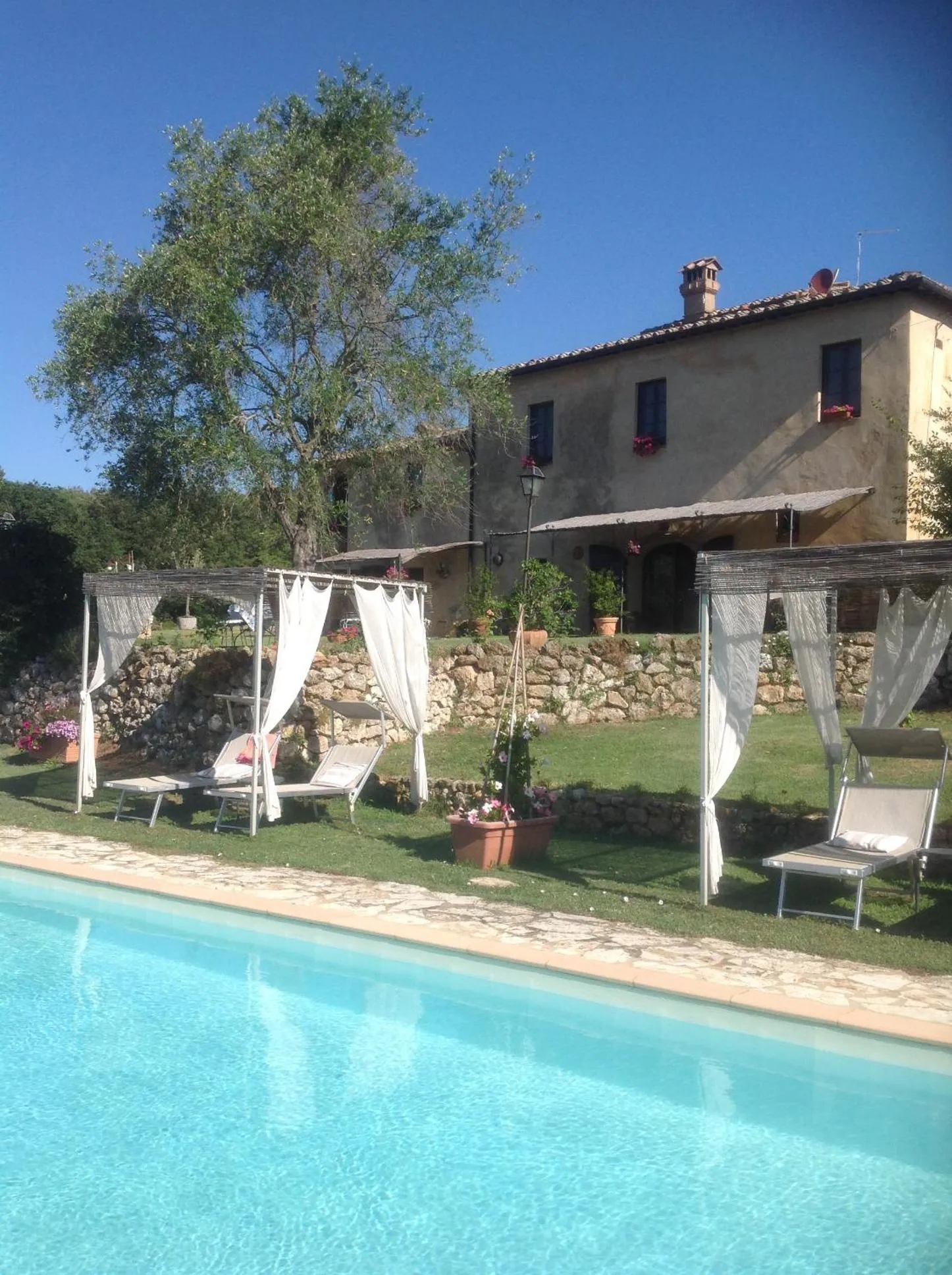 Swimming pool in La Canonica Di San Michele