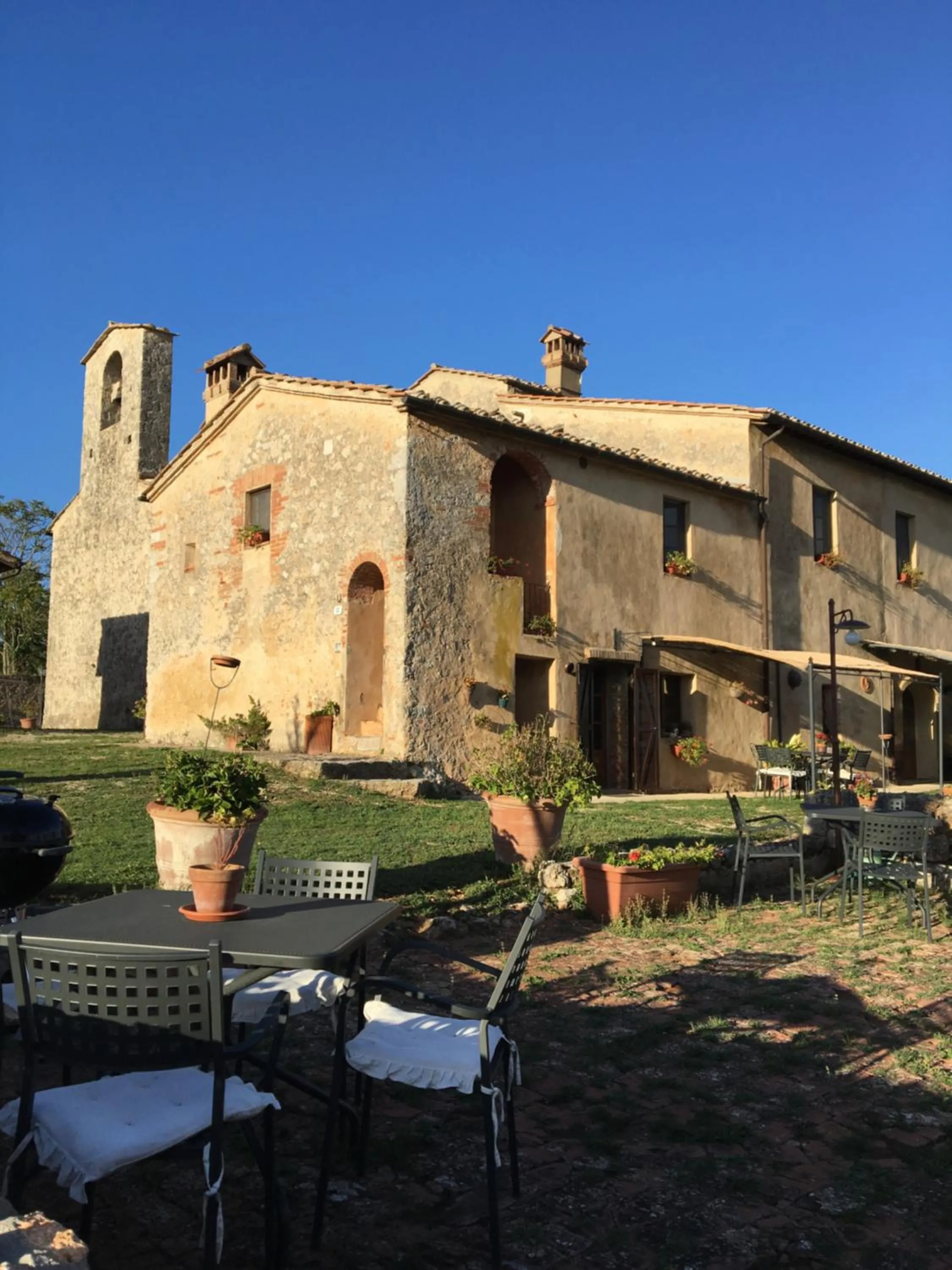 Property building in La Canonica Di San Michele