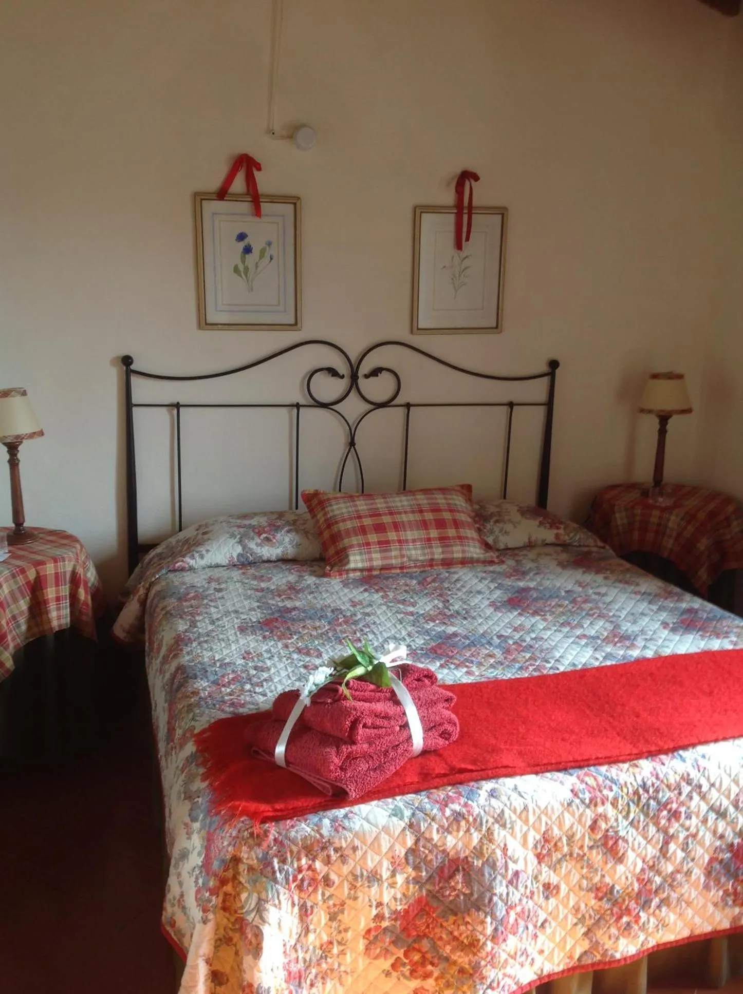 Photo of the whole room, Bed in La Canonica Di San Michele