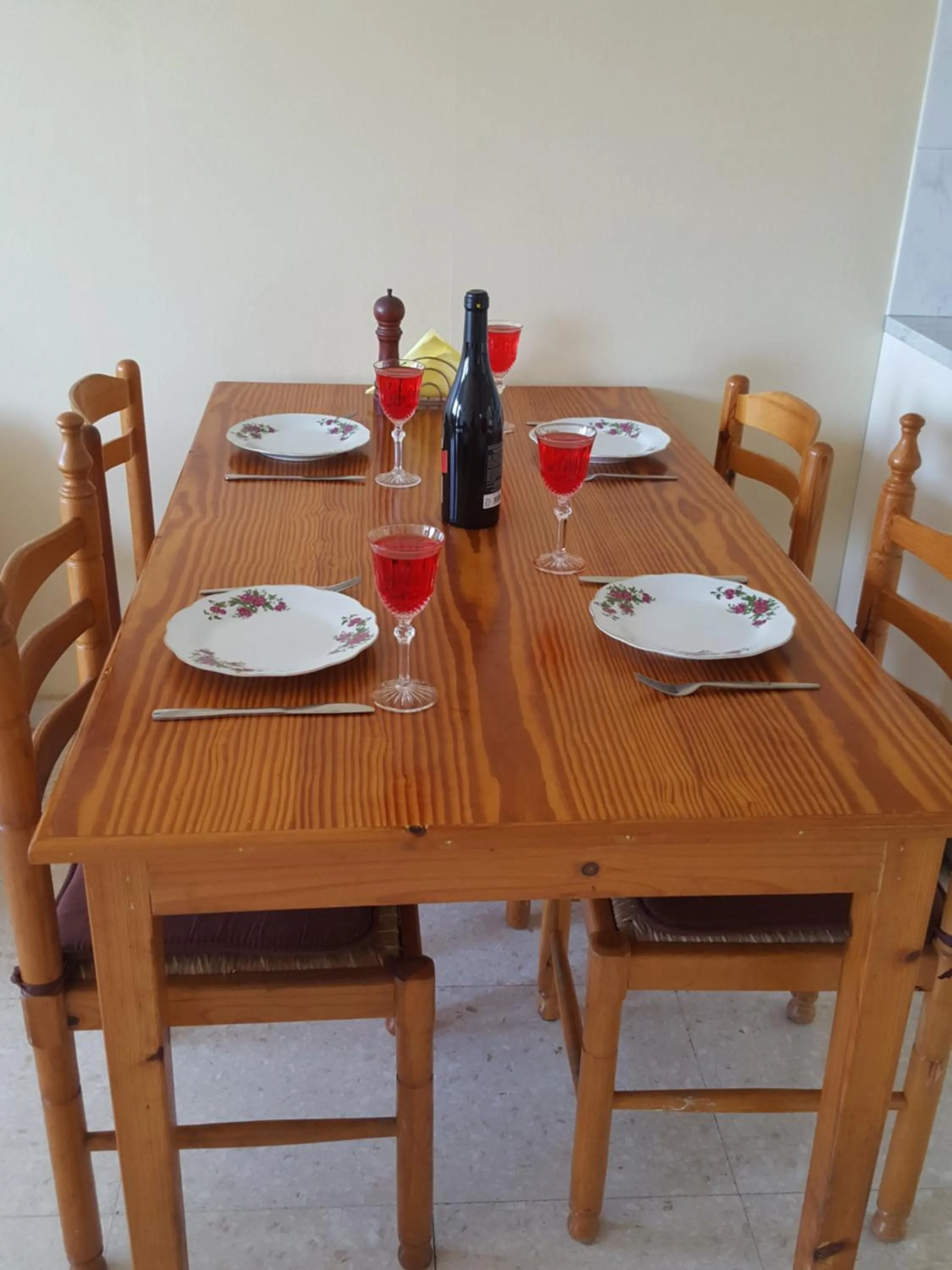 Dining area in Arilena Holiday Apartments