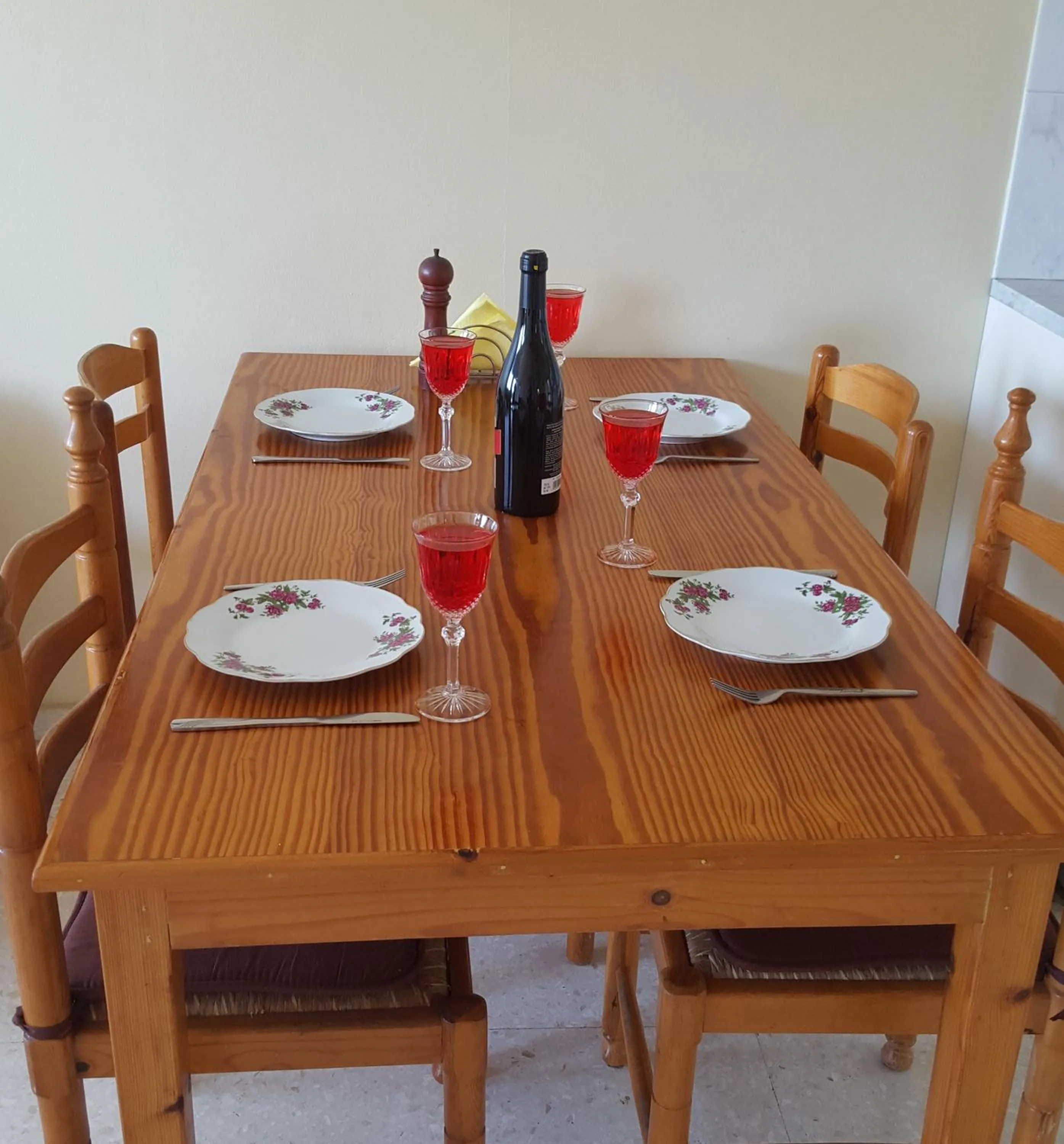 Dining area in Arilena Holiday Apartments