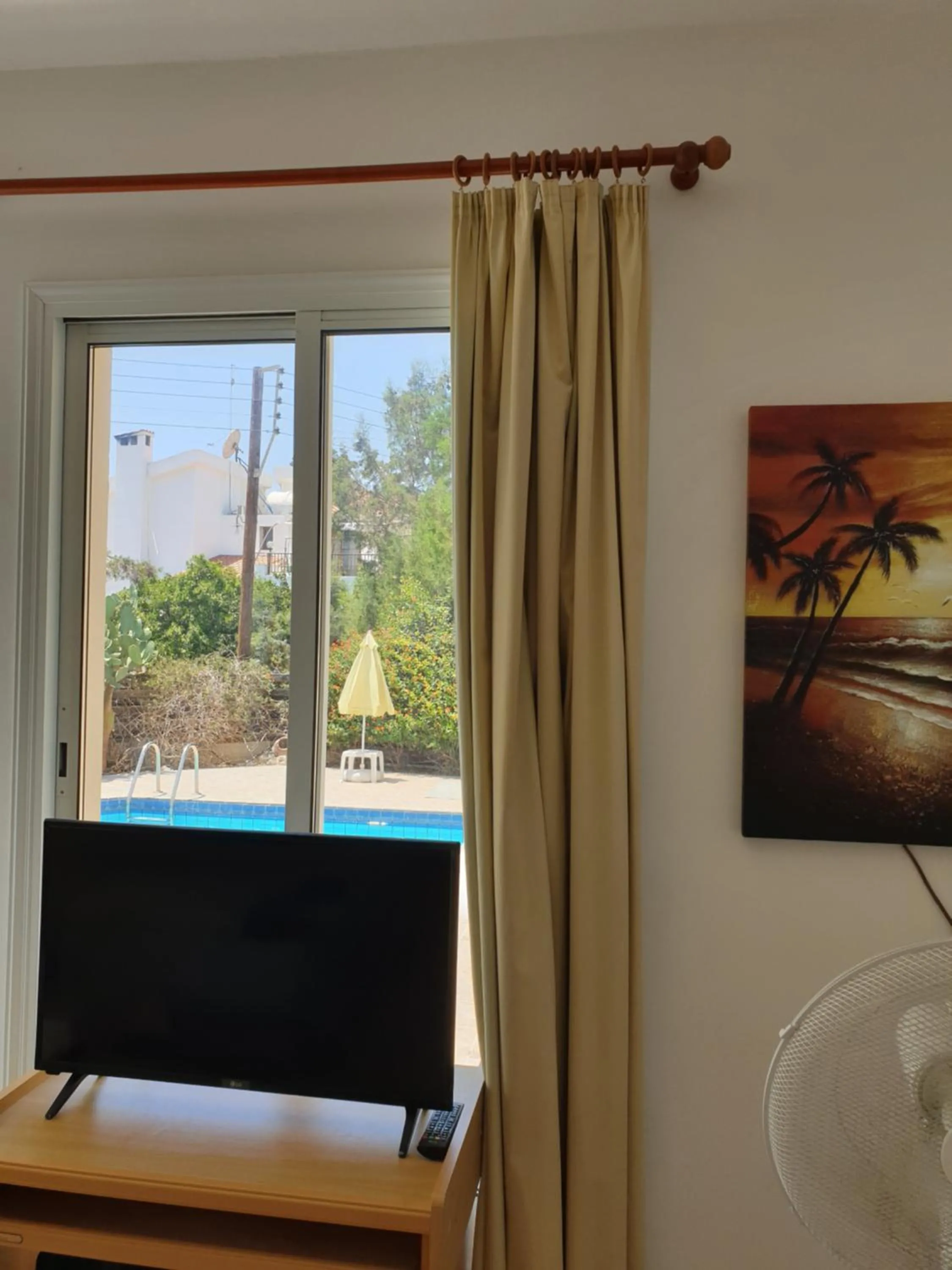 Communal lounge/ TV room in Arilena Holiday Apartments